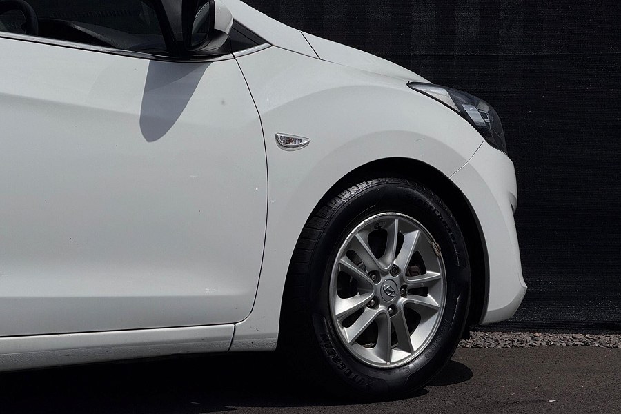 2015 Hyundai i30 photo 9