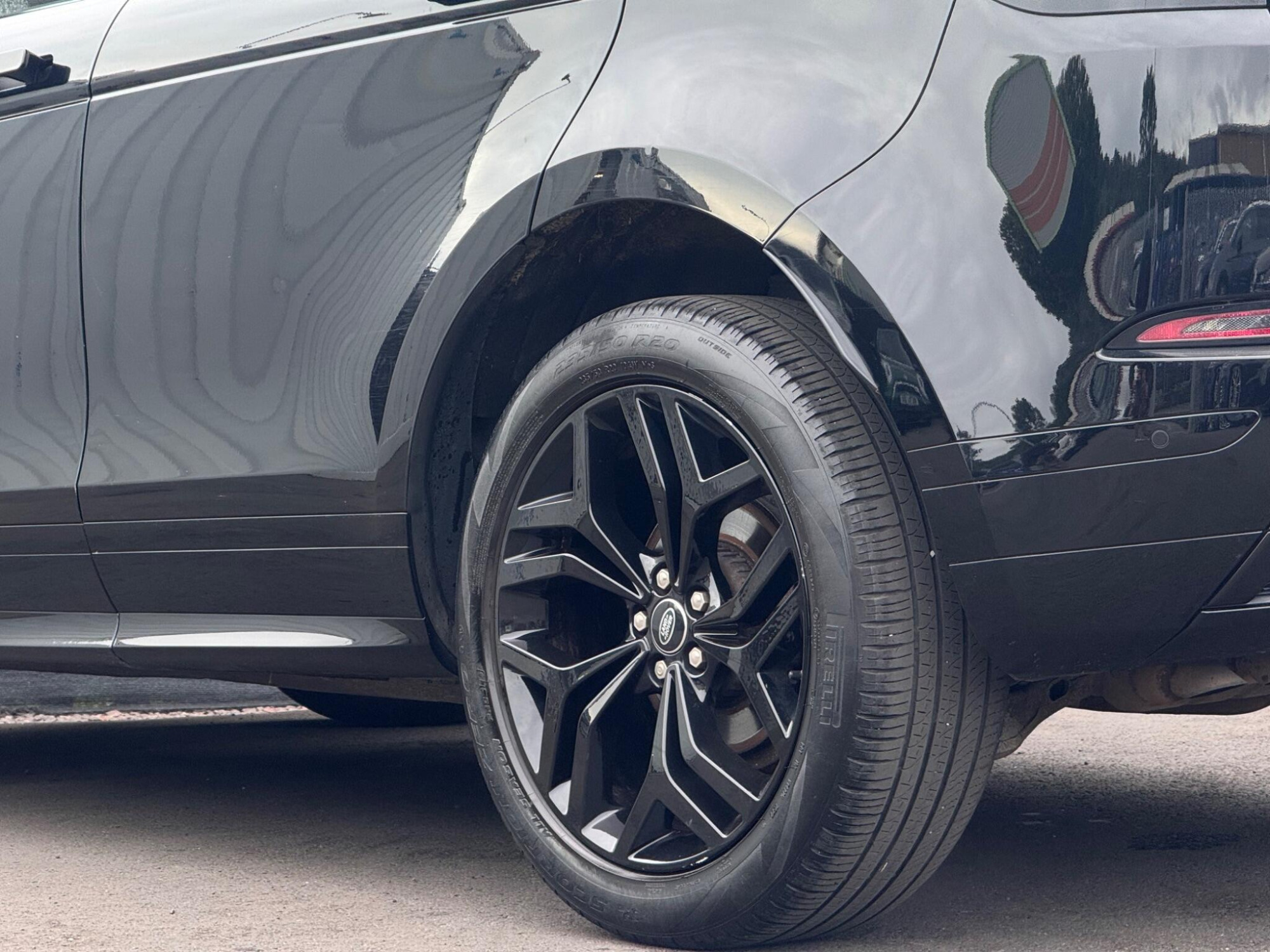 2019 Land Rover Range Rover Evoque image 11