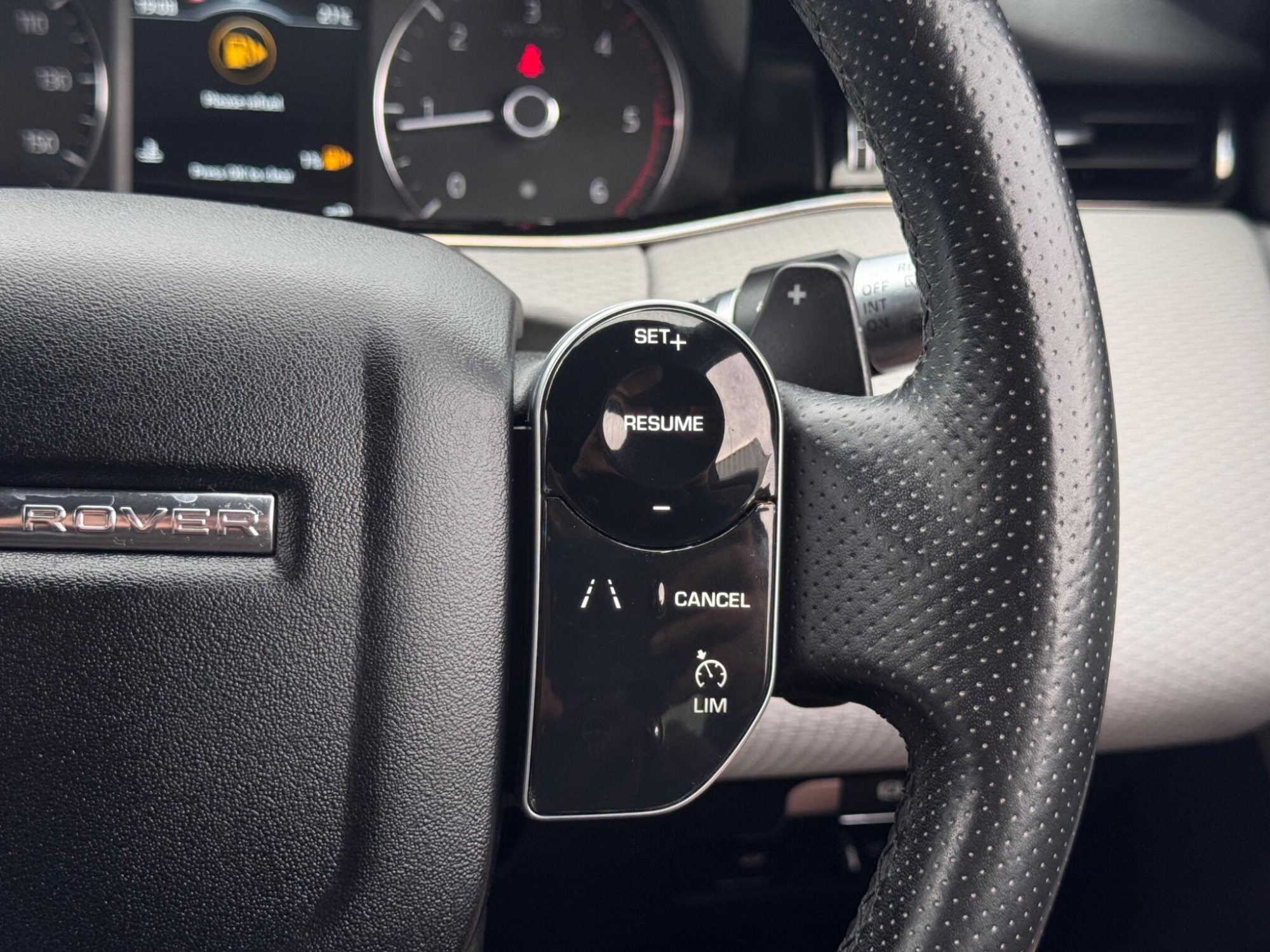 2019 Land Rover Range Rover Evoque image 26