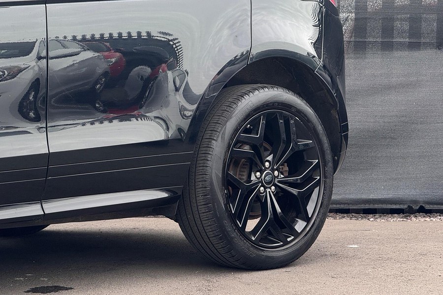 2019 Land Rover Range Rover Evoque photo 14