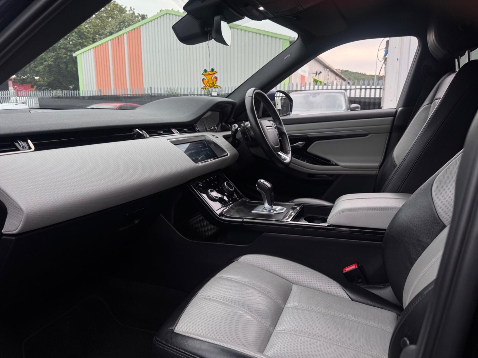 2019 Land Rover Range Rover Evoque image 21