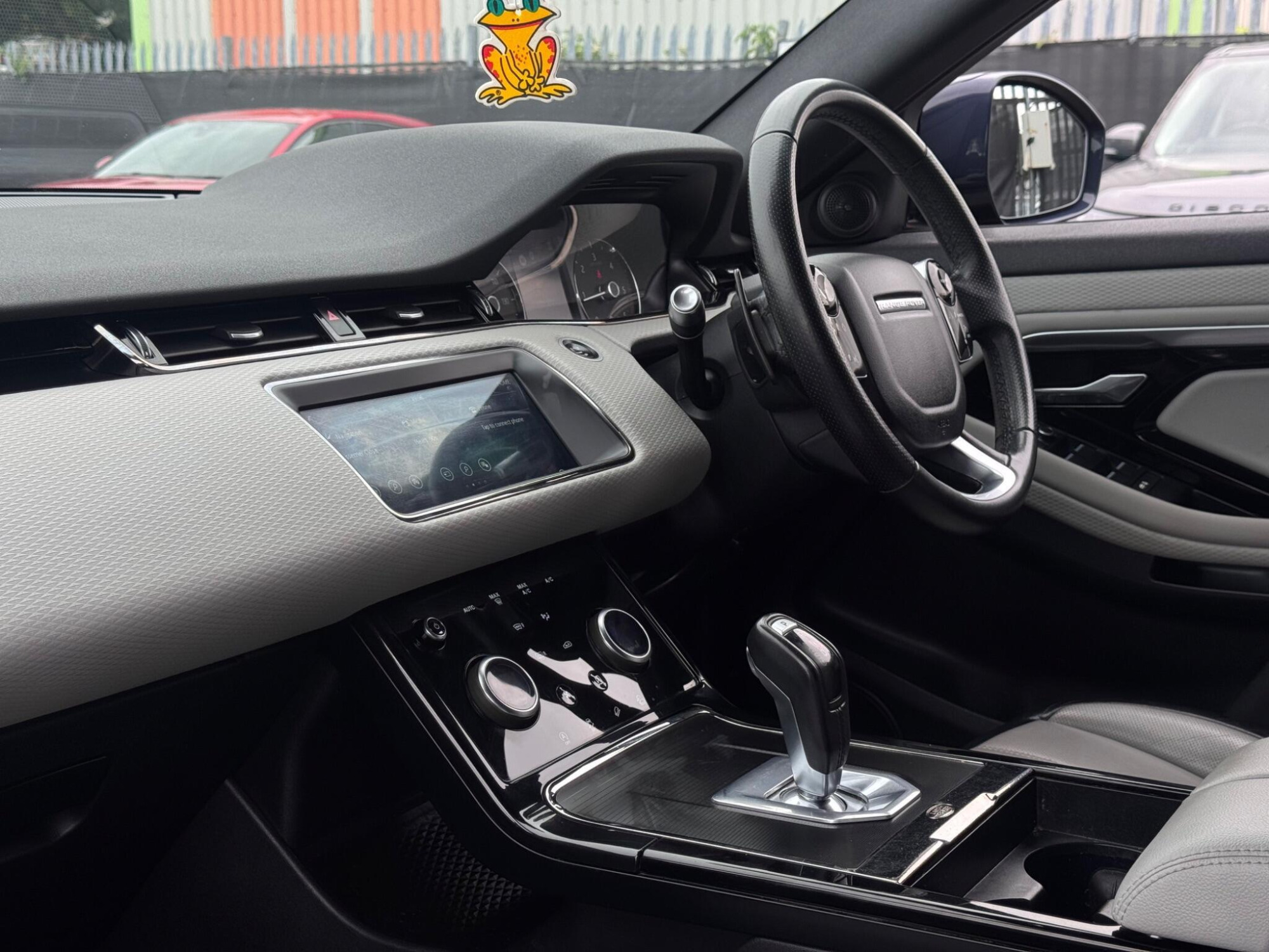 2019 Land Rover Range Rover Evoque image 16