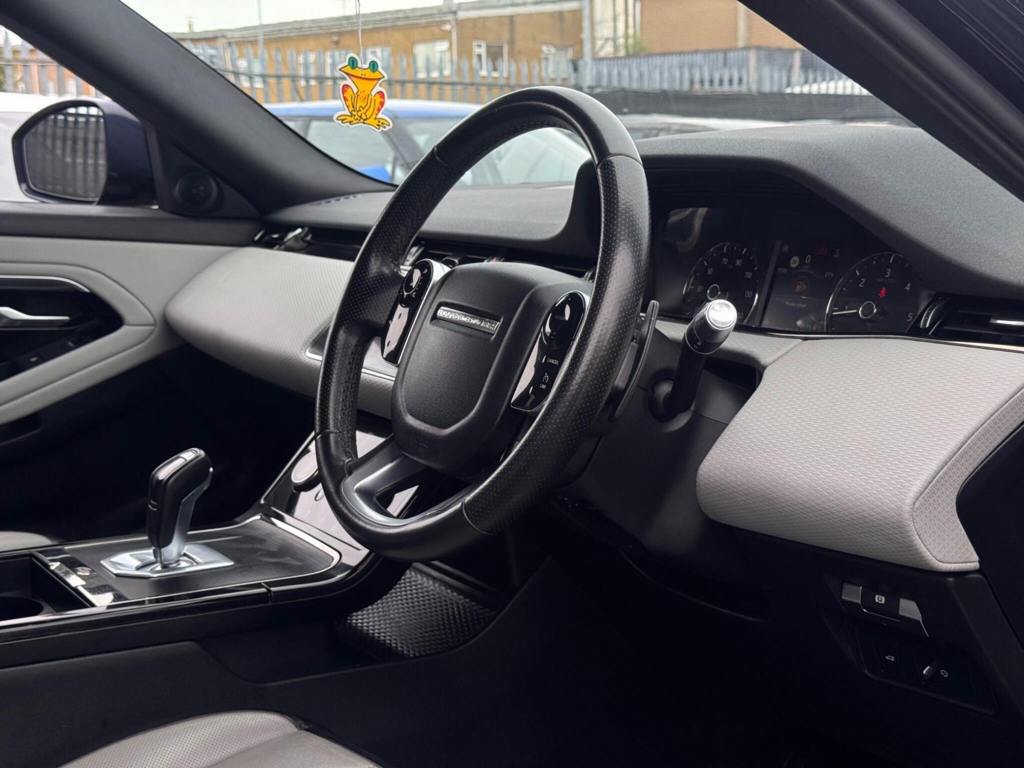 2019 Land Rover Range Rover Evoque image 3