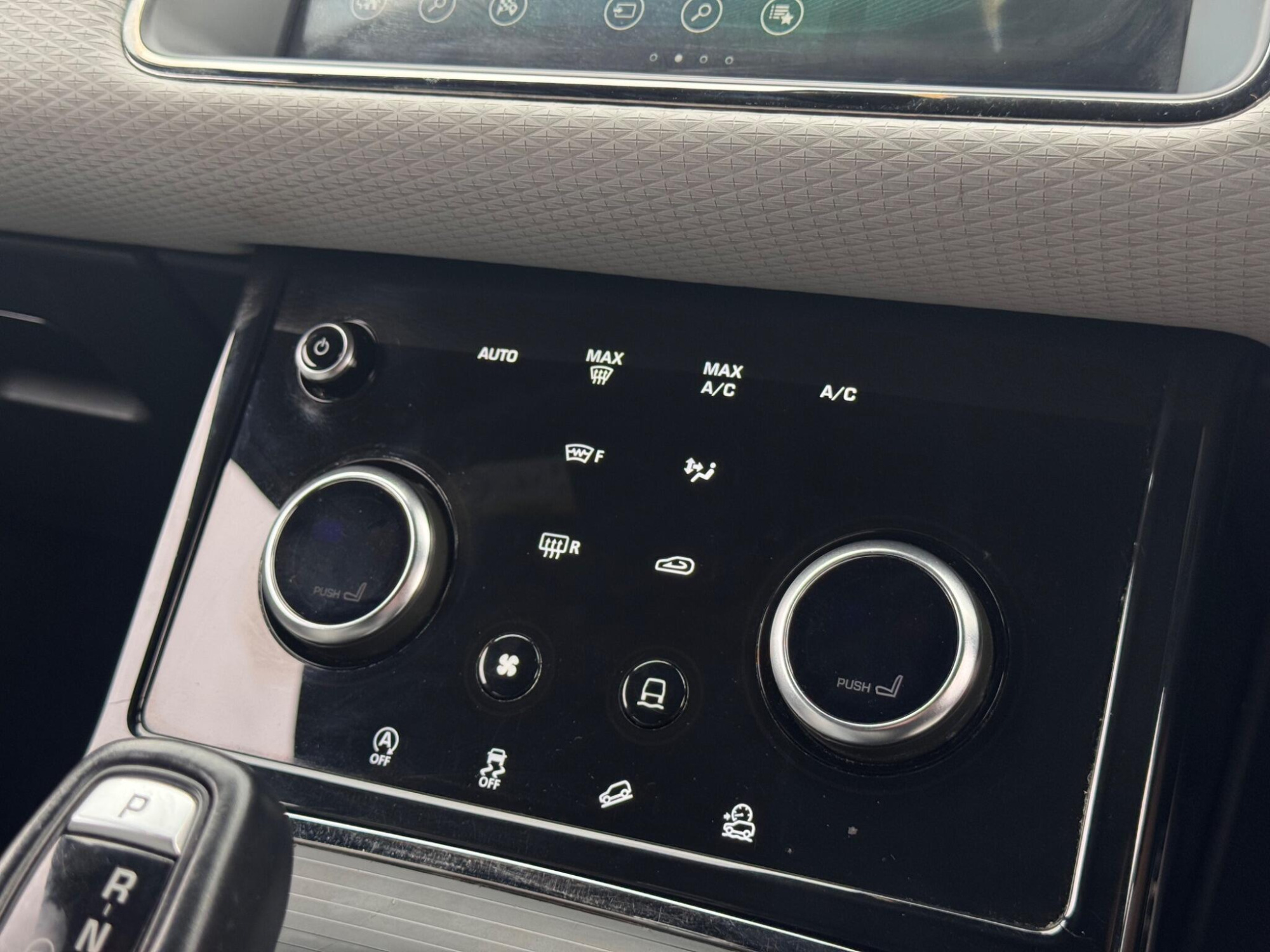 2019 Land Rover Range Rover Evoque image 29