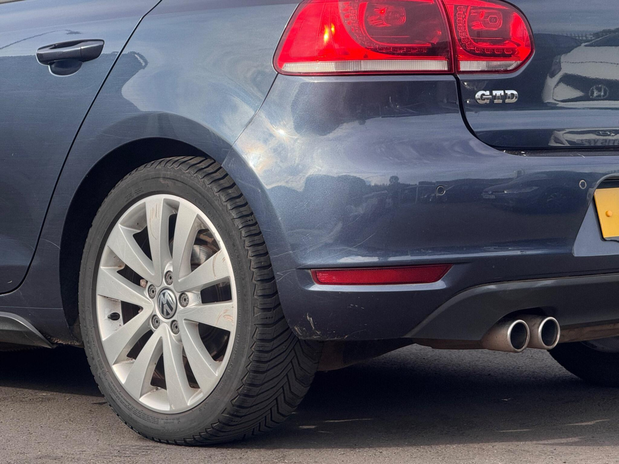 2011 Volkswagen Golf image 8
