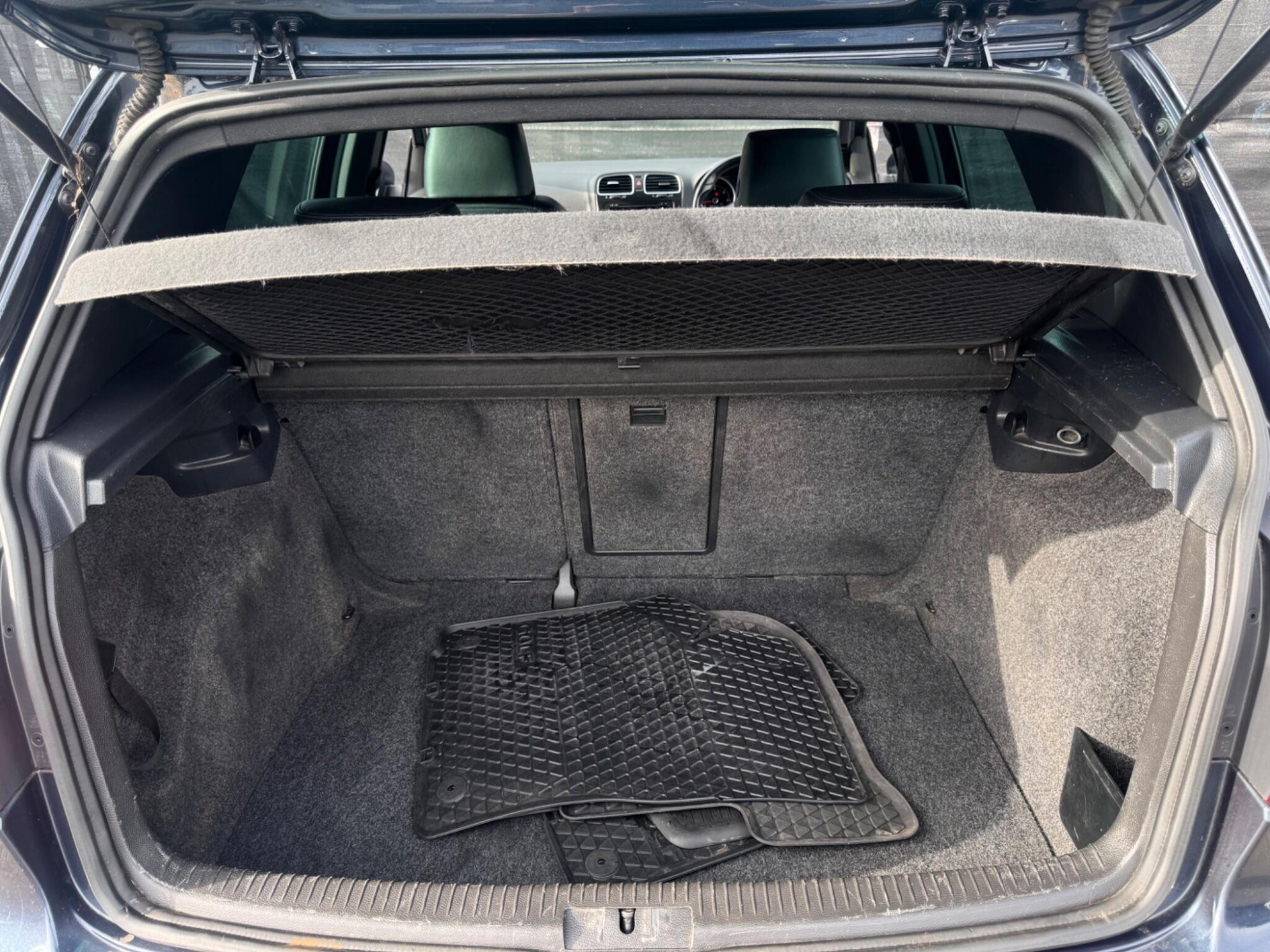 2011 Volkswagen Golf image 22
