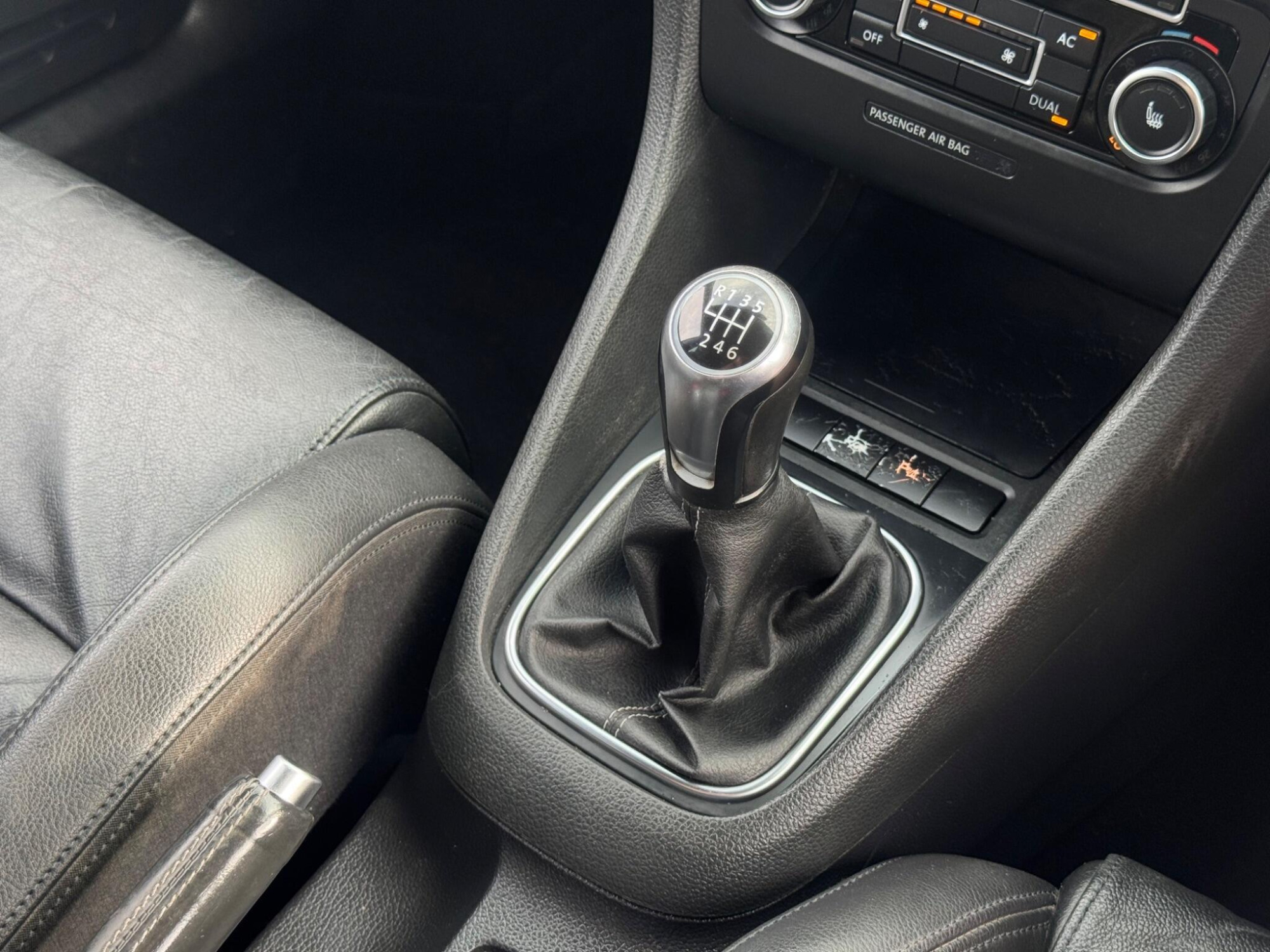 2011 Volkswagen Golf image 21