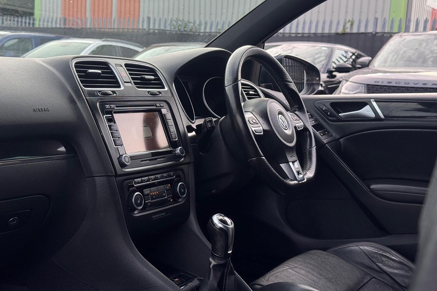 2011 Volkswagen Golf photo 14