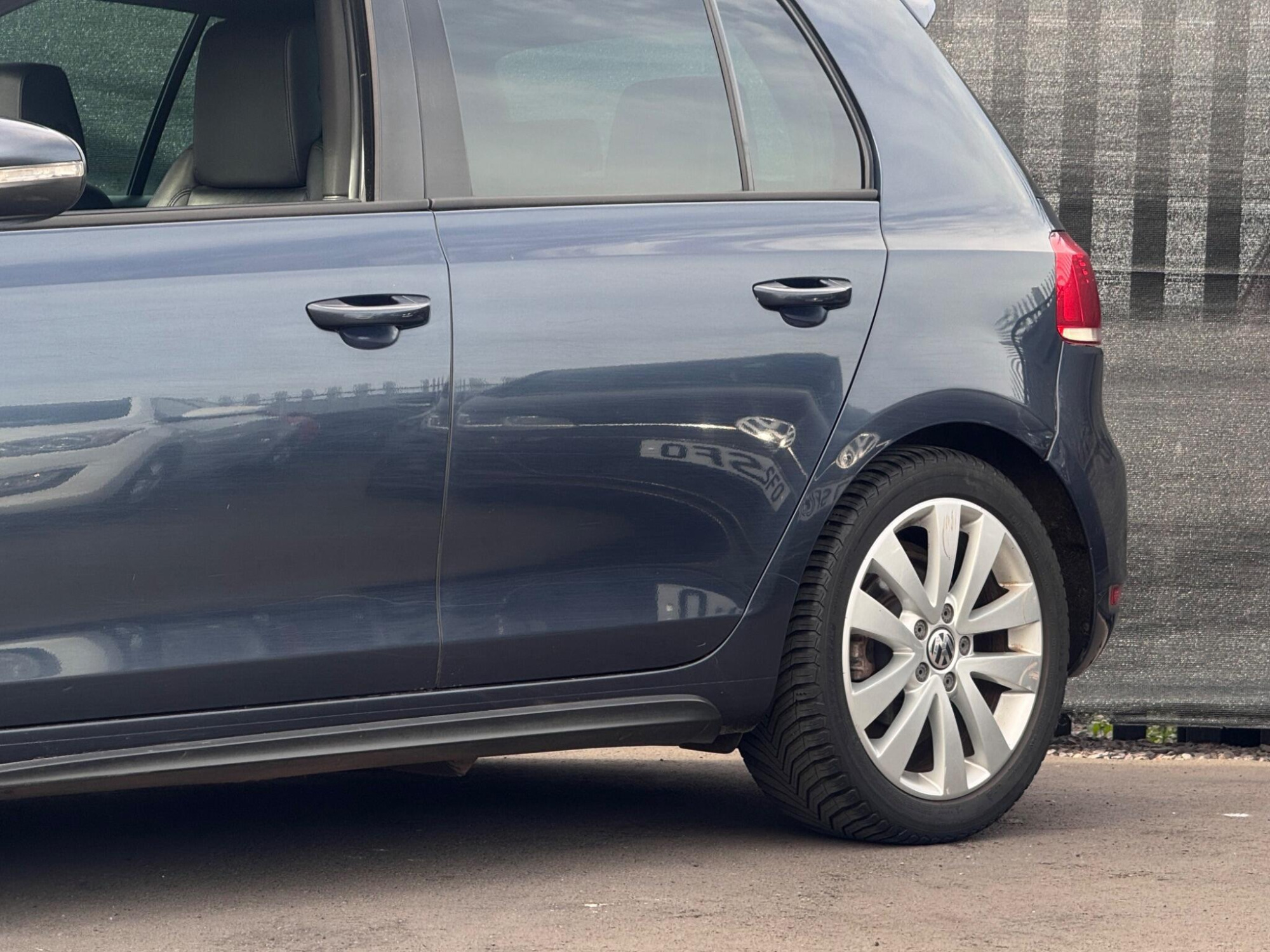 2011 Volkswagen Golf image 11