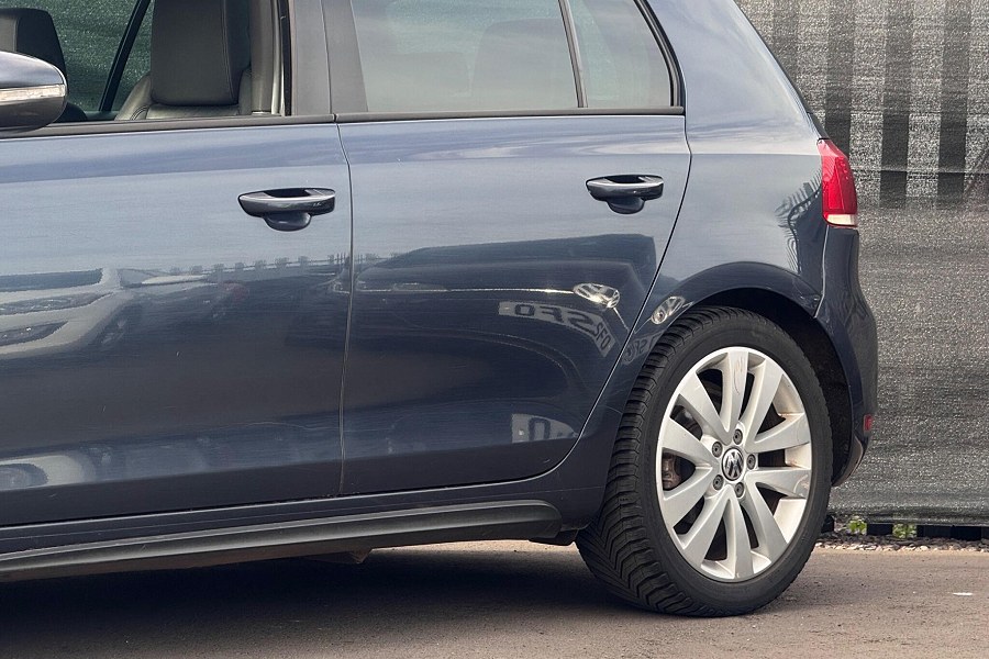 2011 Volkswagen Golf photo 11