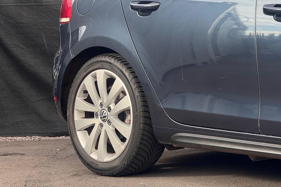 2011 Volkswagen Golf photo 13
