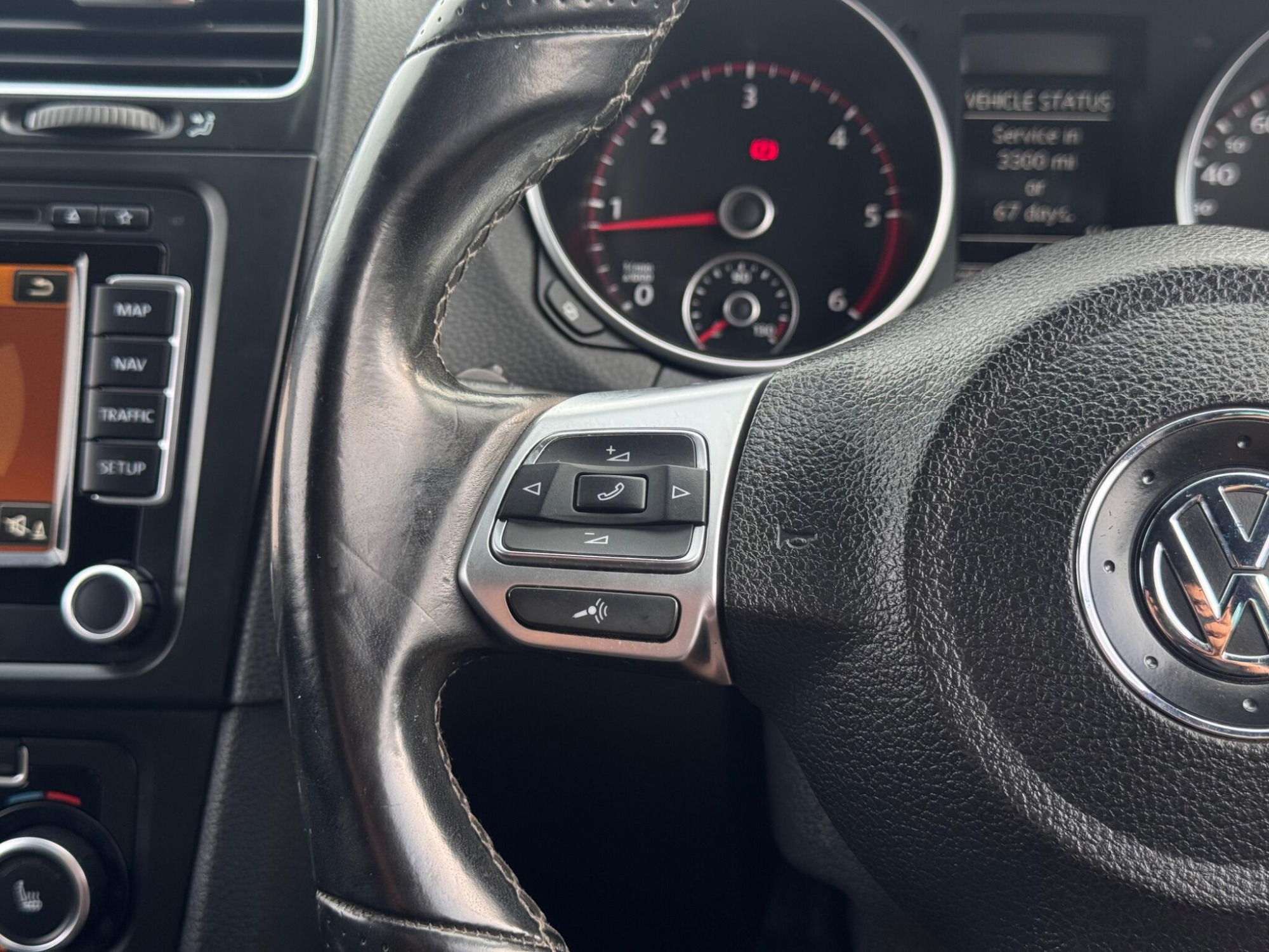 2011 Volkswagen Golf image 26