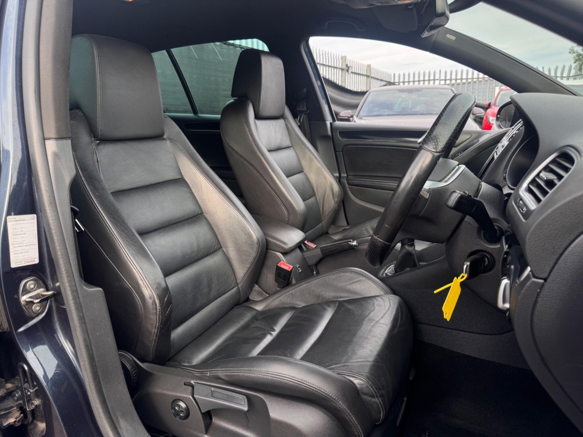 2011 Volkswagen Golf image 18