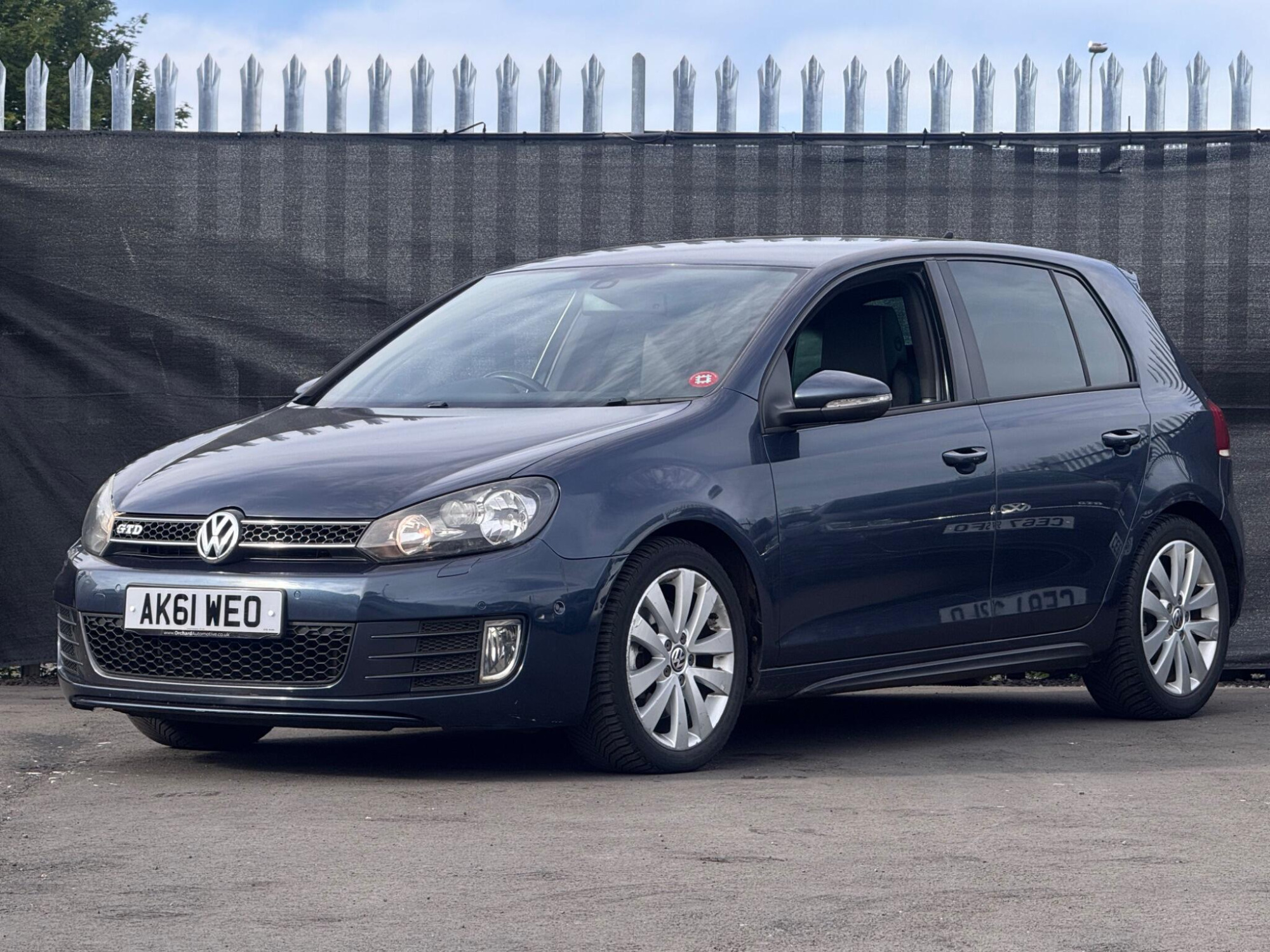 2011 Volkswagen Golf image 6