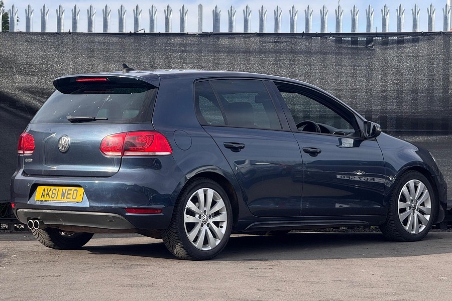 2011 Volkswagen Golf photo 9