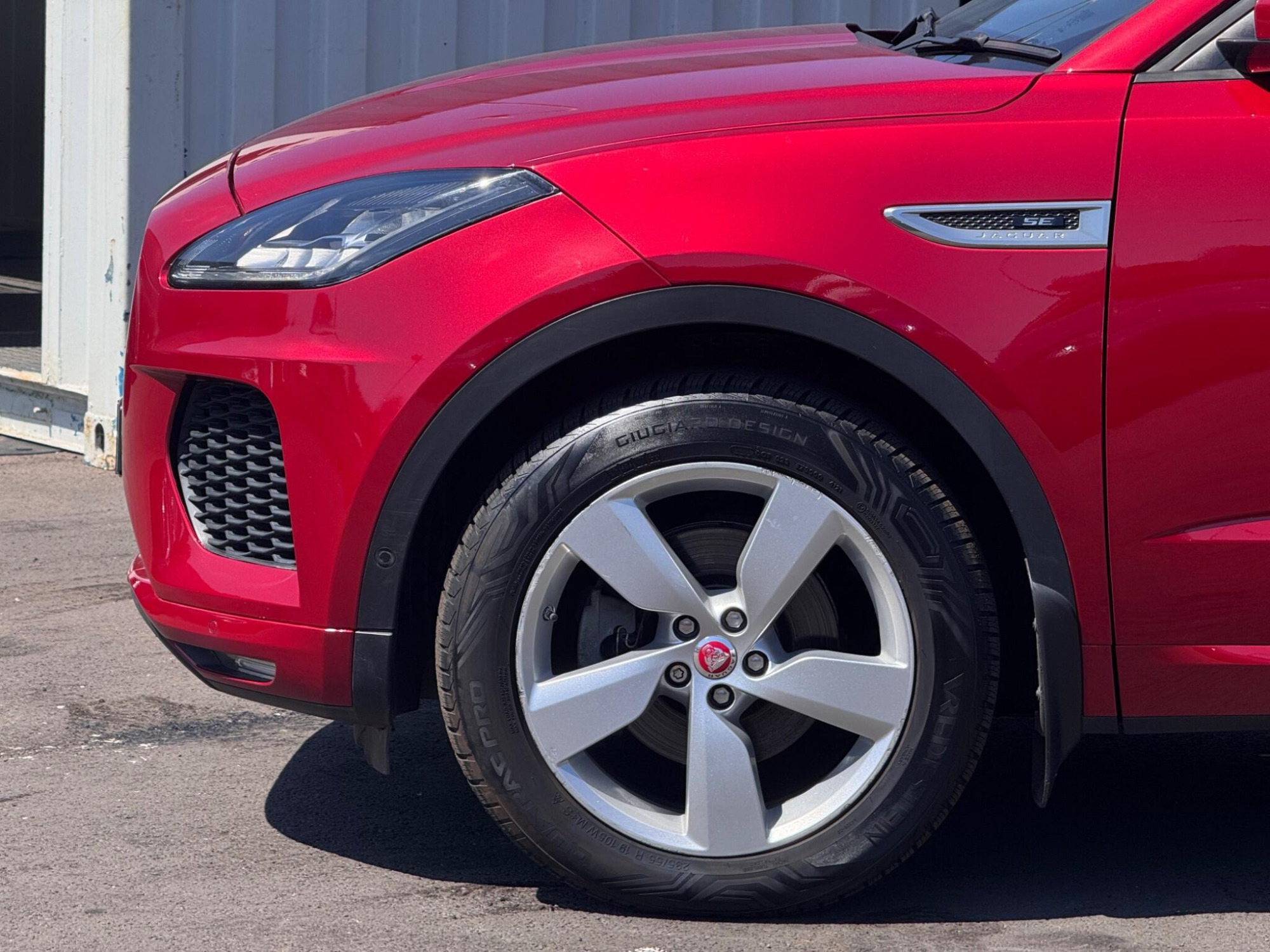 2018 Jaguar E-PACE image 8