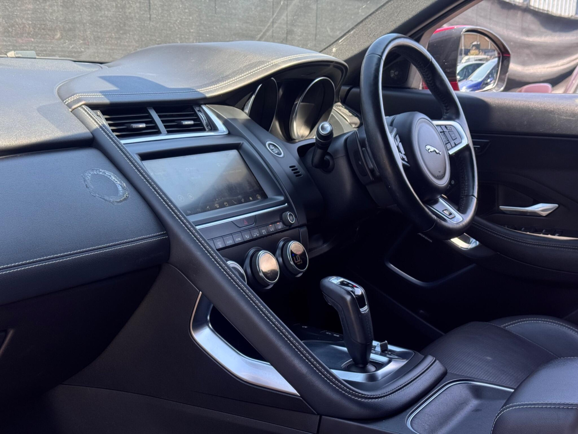 2018 Jaguar E-PACE image 28