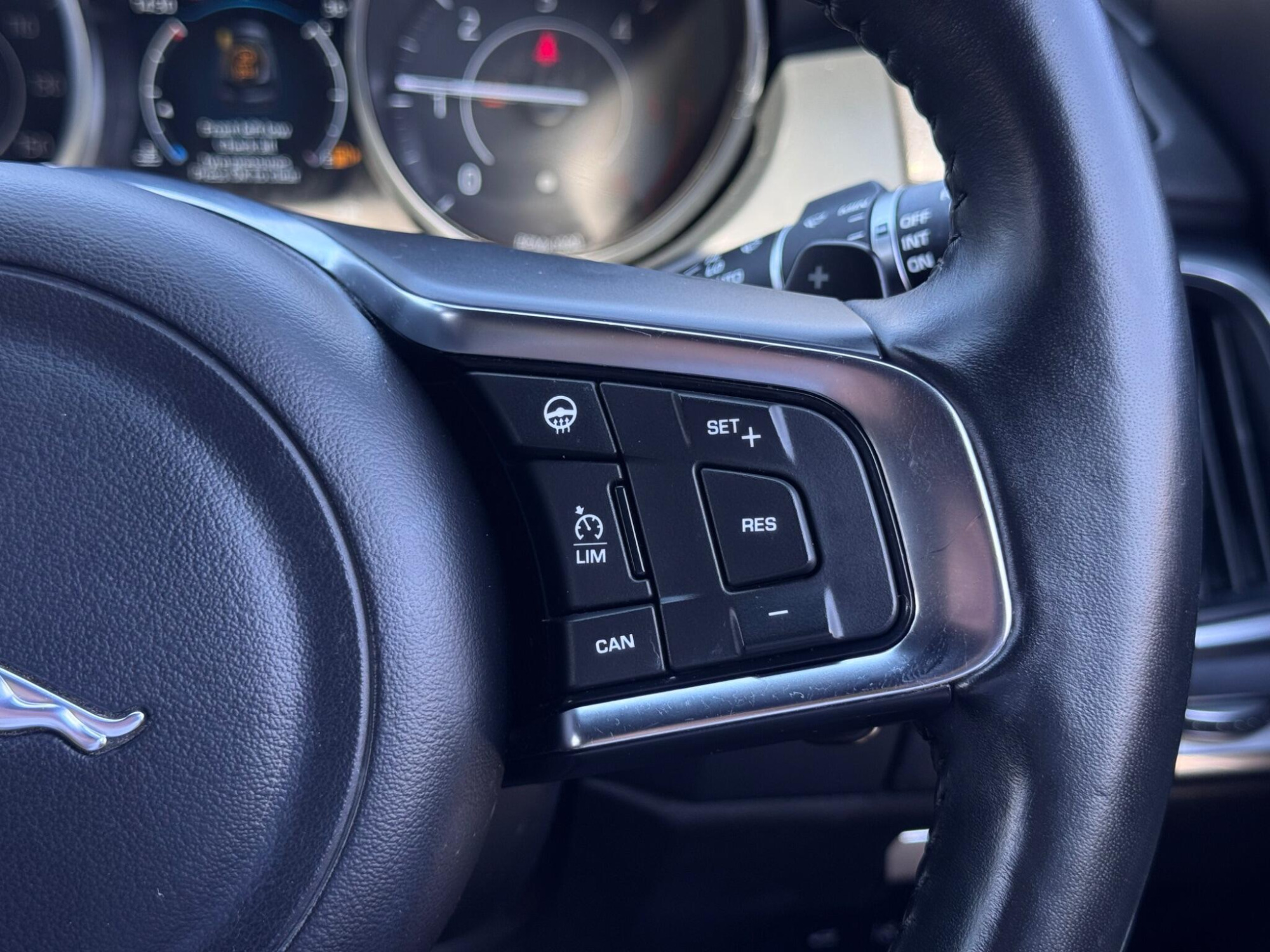2018 Jaguar E-PACE image 36