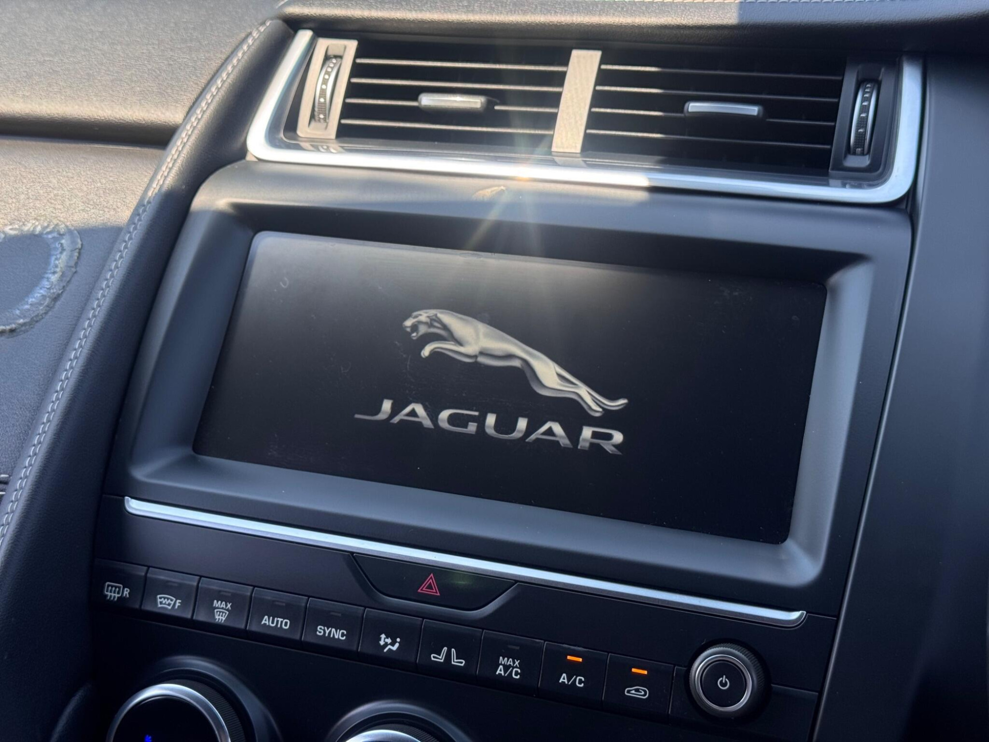 2018 Jaguar E-PACE image 38