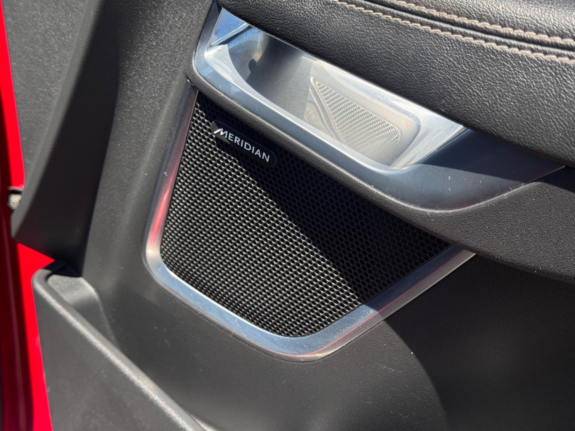 2018 Jaguar E-PACE image 25
