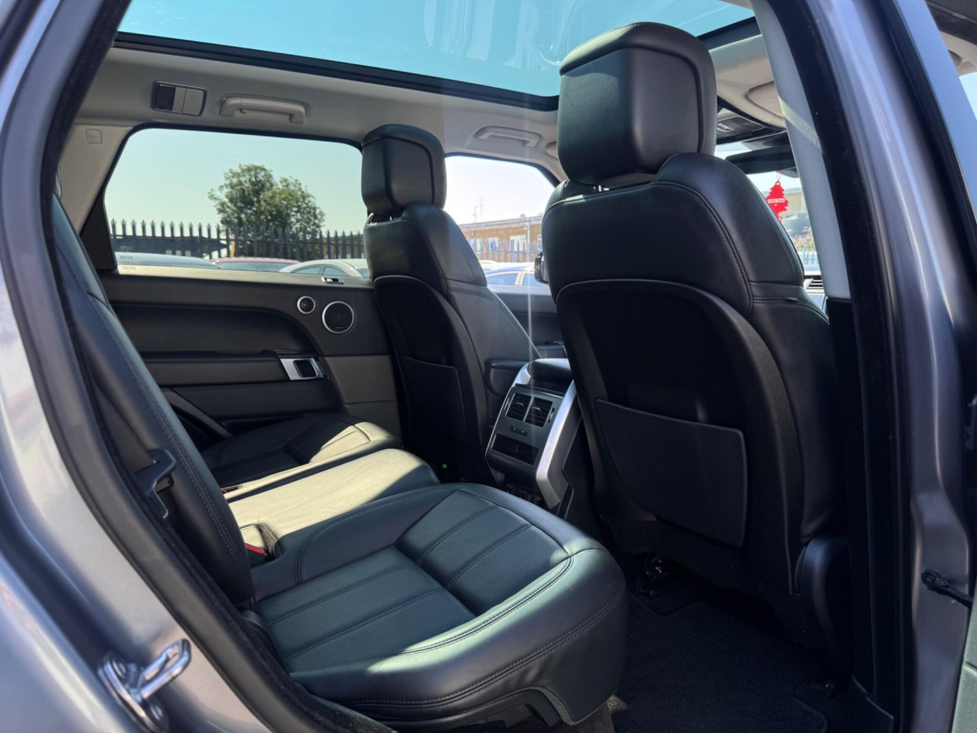 2019 Land Rover Range Rover Sport image 18