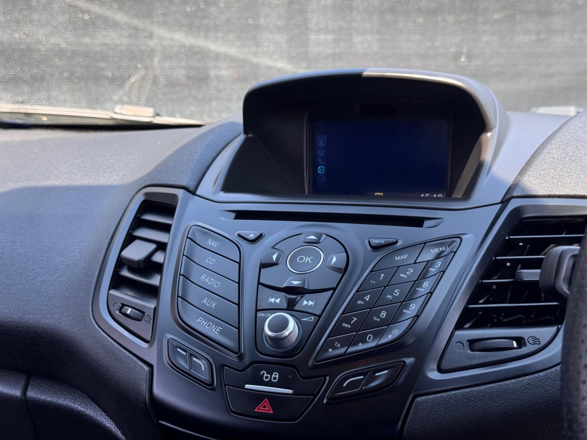 2017 Ford Fiesta image 31