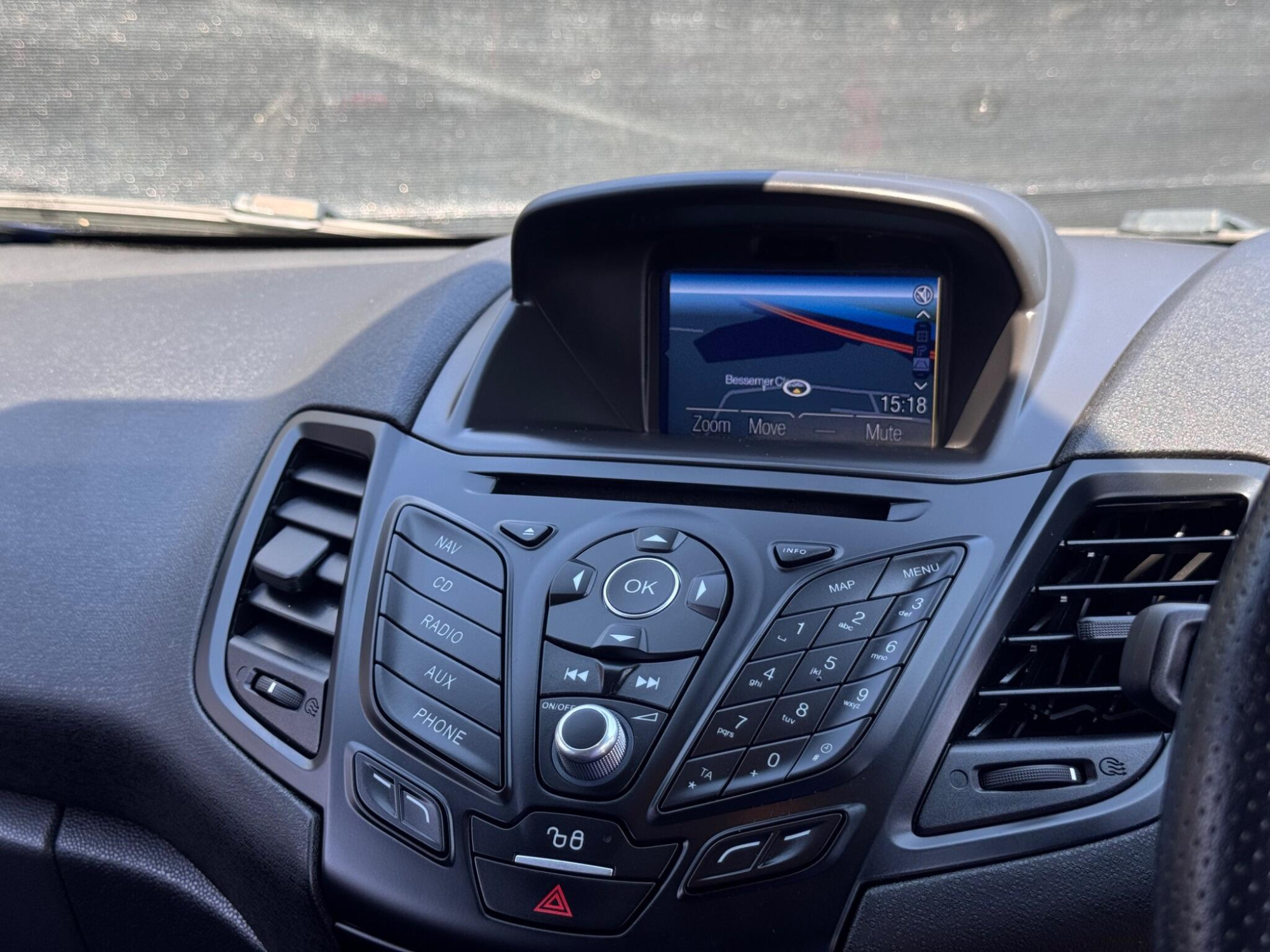 2017 Ford Fiesta image 28