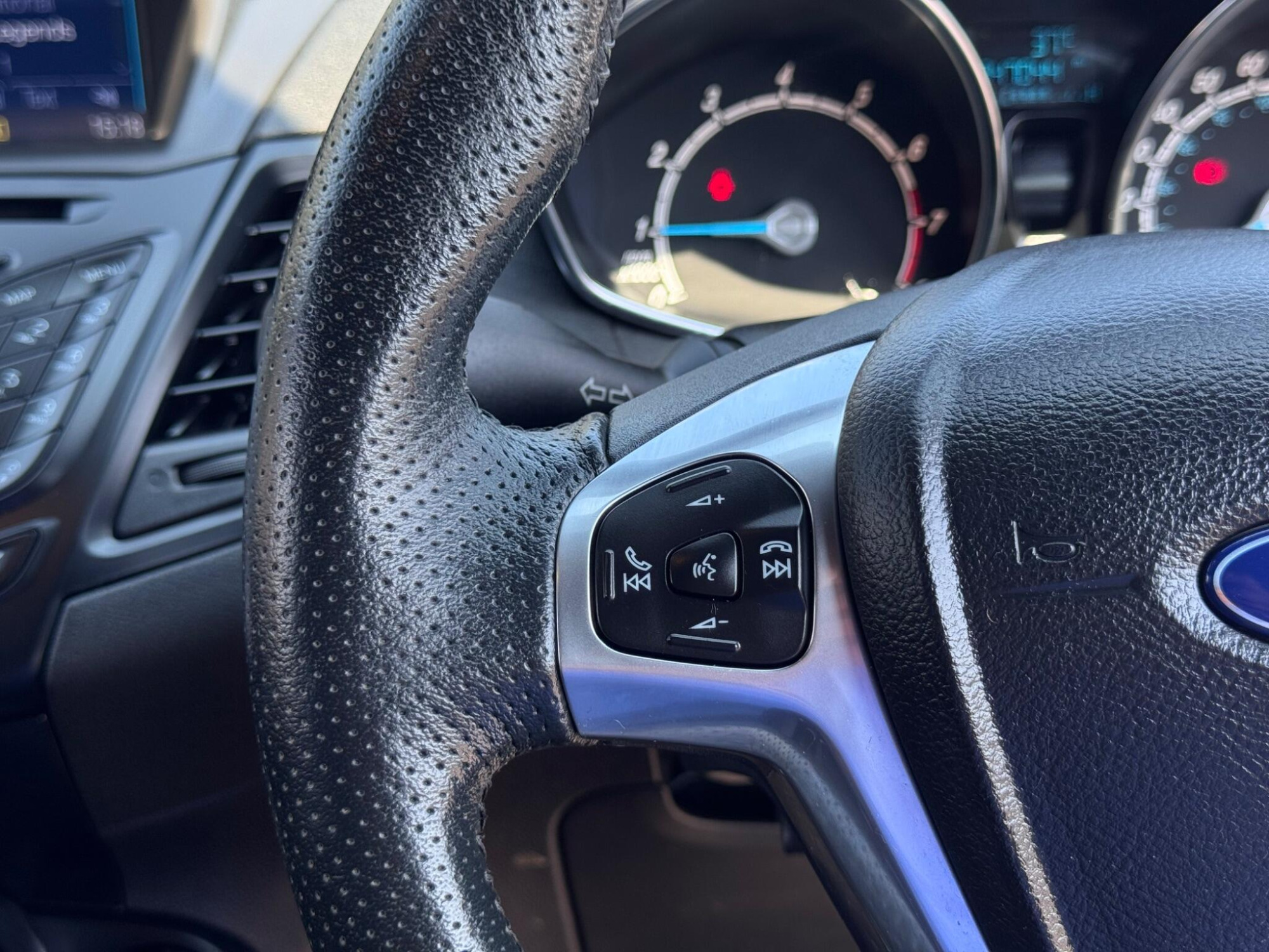 2017 Ford Fiesta image 32
