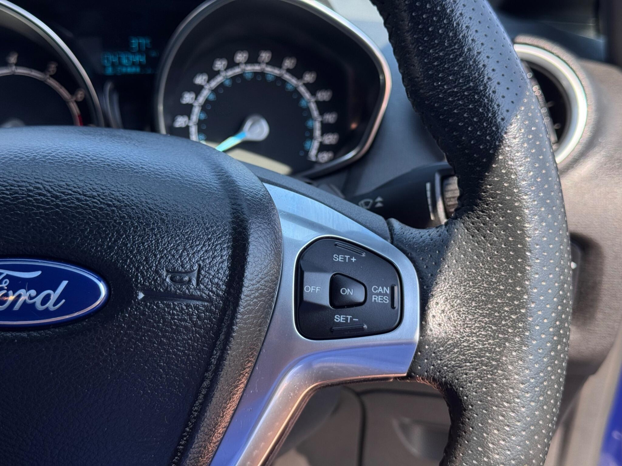 2017 Ford Fiesta image 33