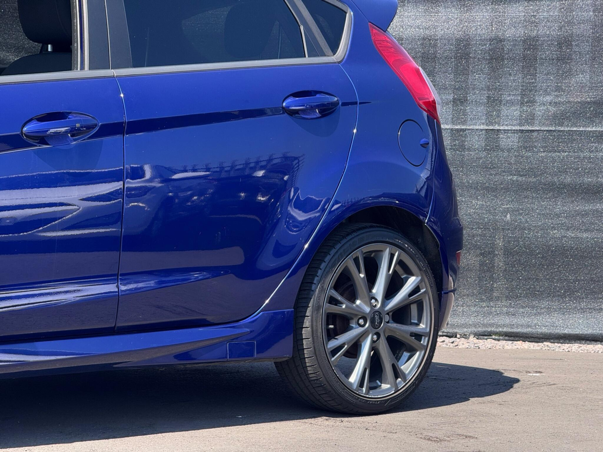 2017 Ford Fiesta image 10