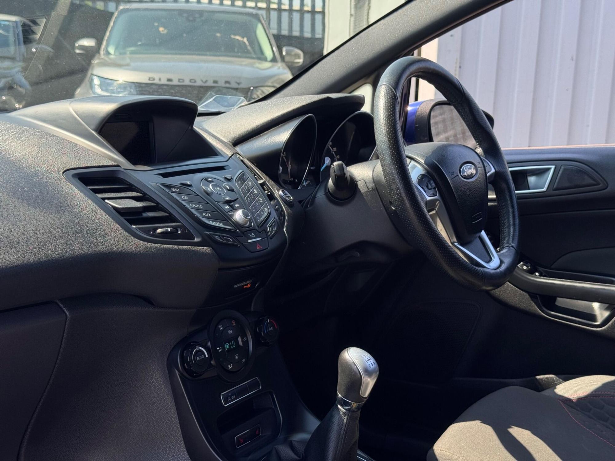 2017 Ford Fiesta image 25