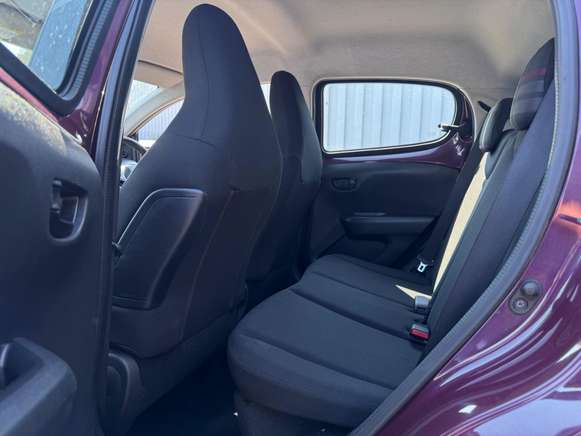 2014 Peugeot 108 image 13