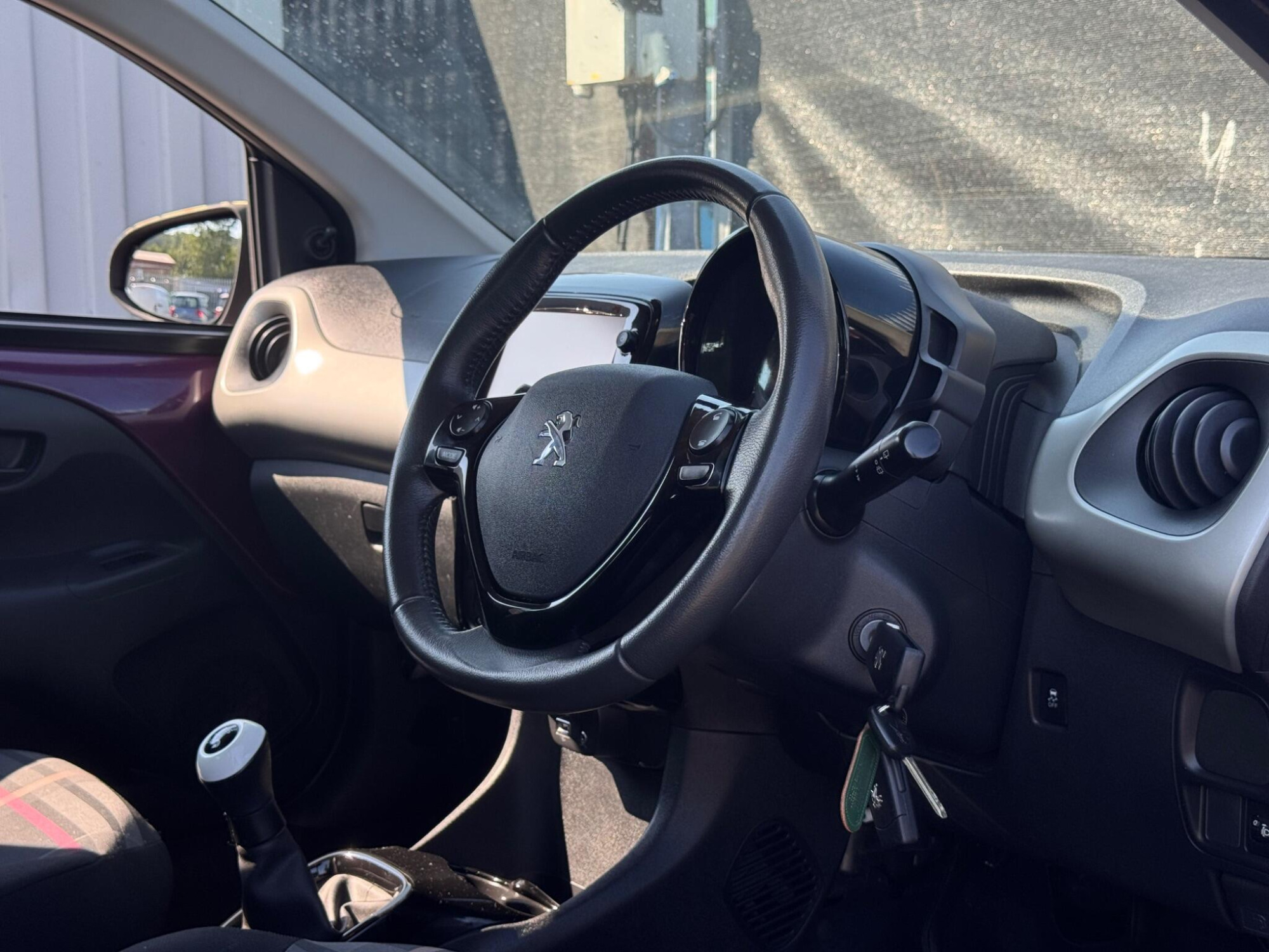 2014 Peugeot 108 image 16
