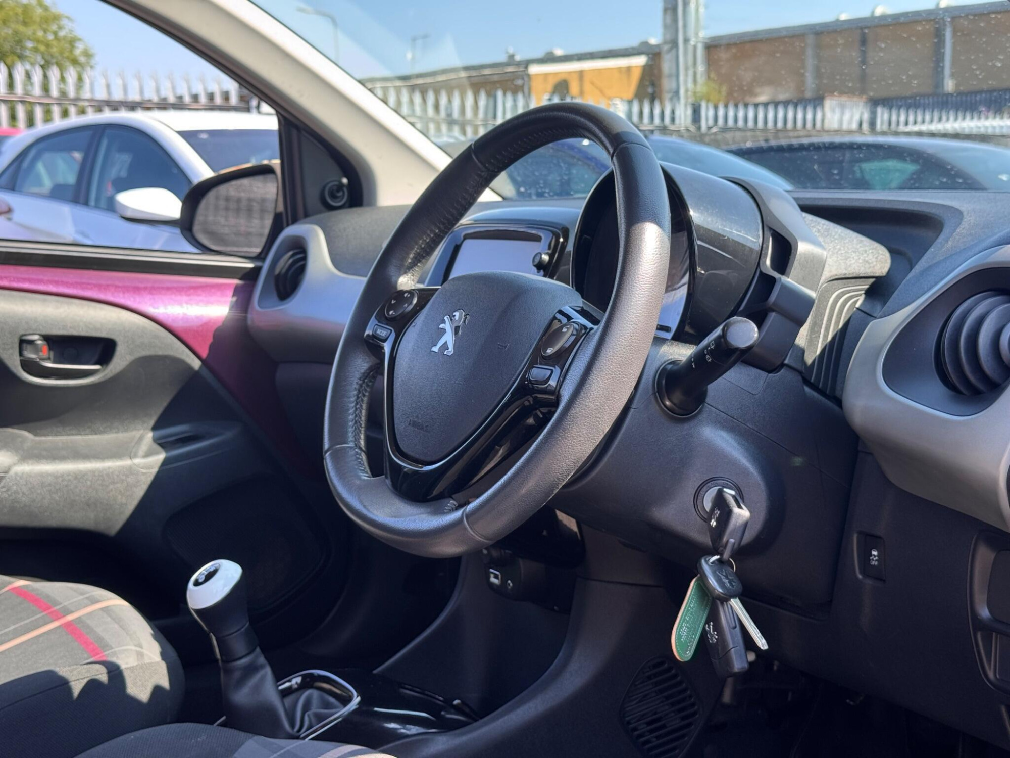 2014 Peugeot 108 image 3