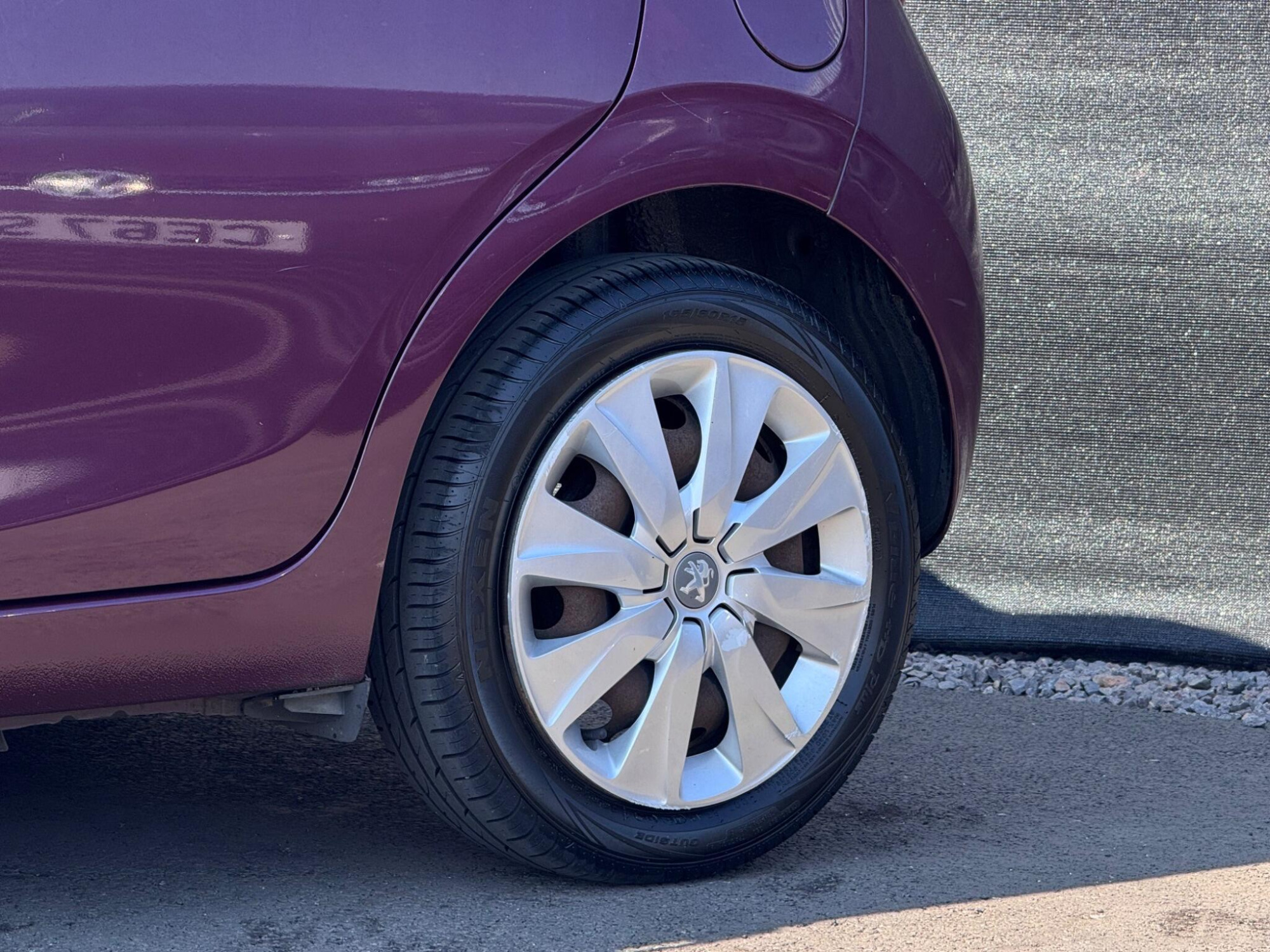 2014 Peugeot 108 image 15