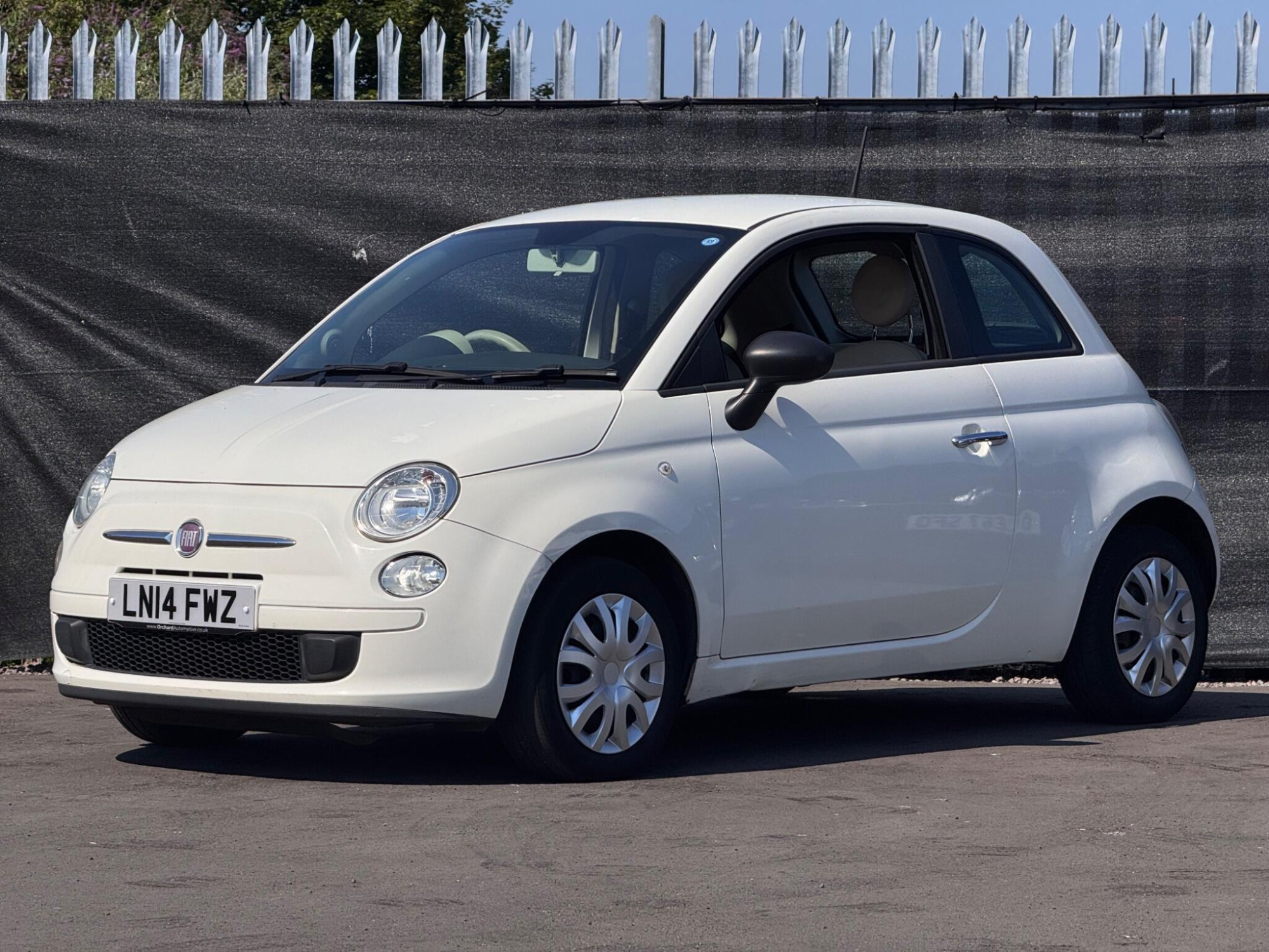 2014 Fiat 500 image 9