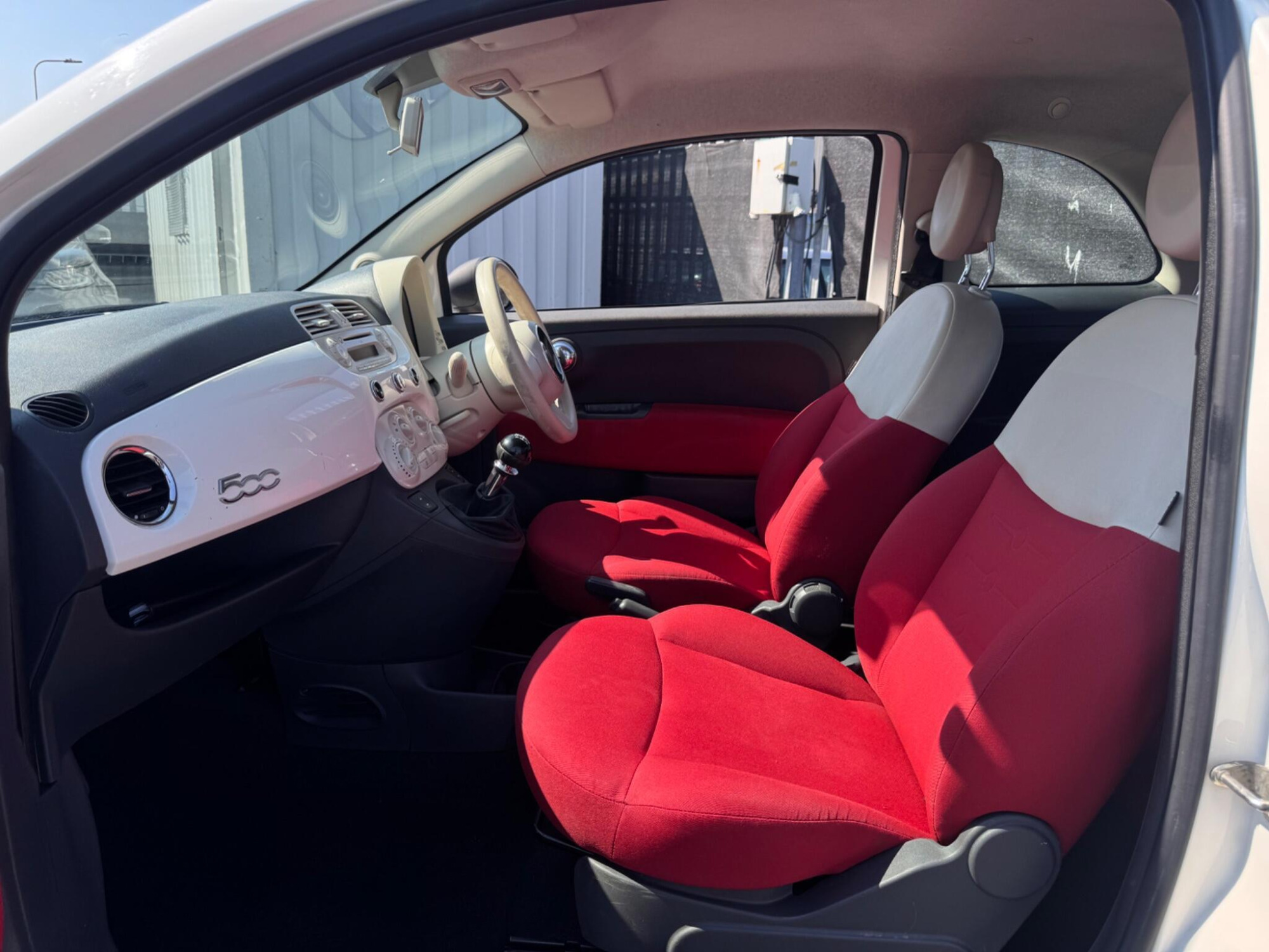 2014 Fiat 500 image 11
