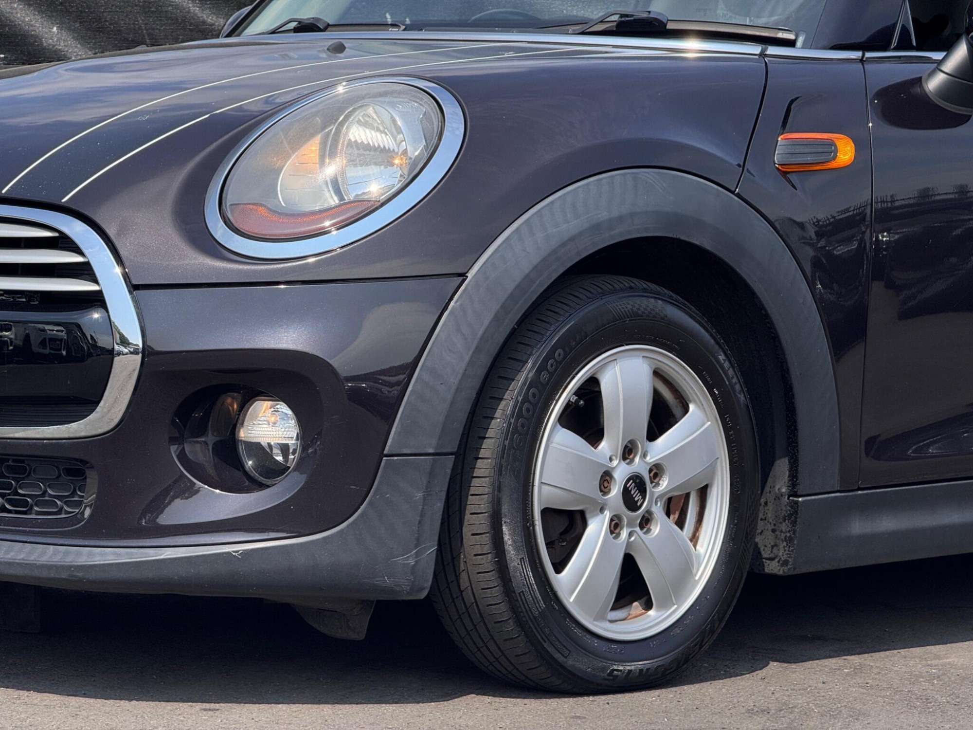 2014 MINI Hatch image 12