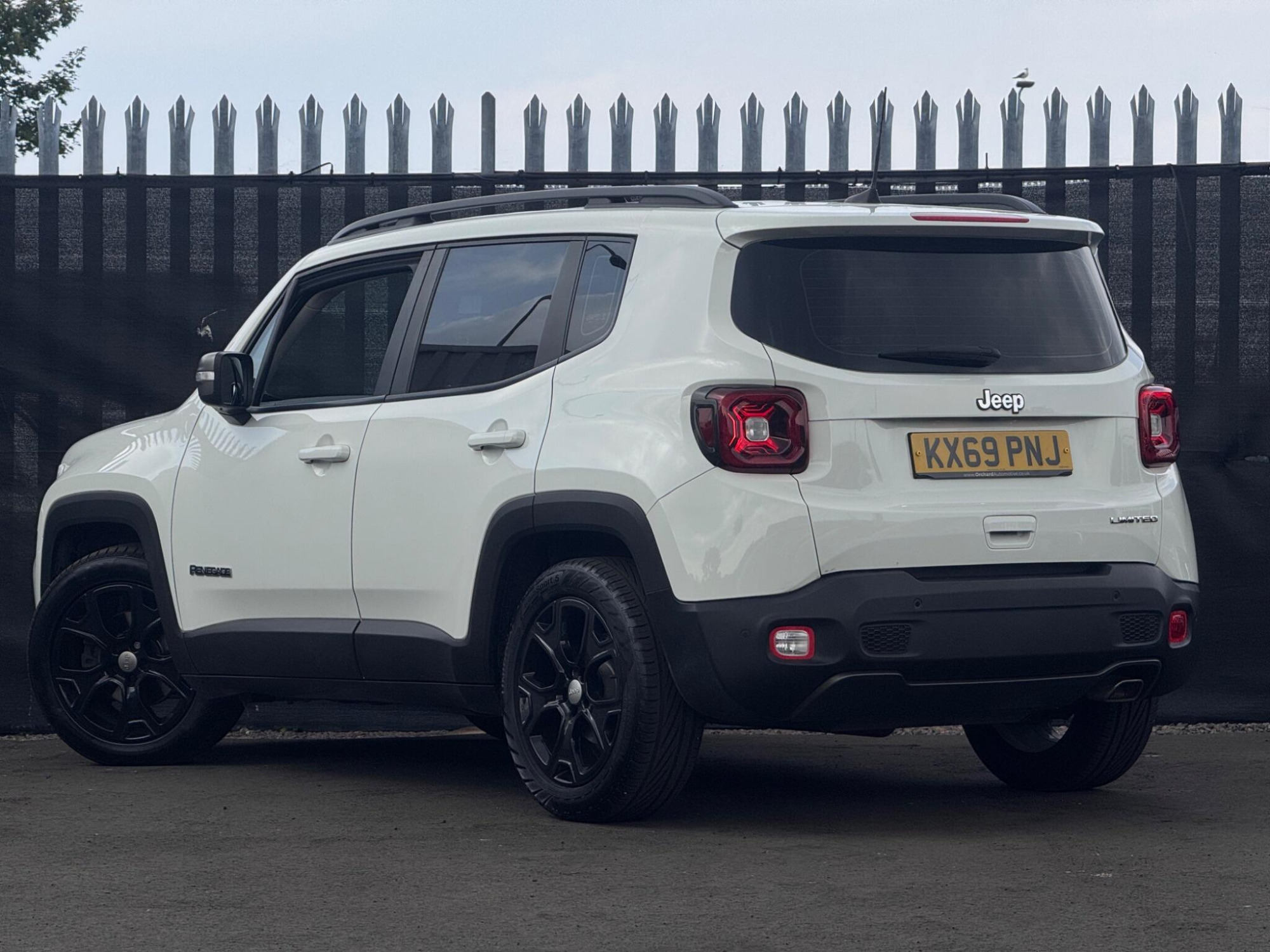 2019 Jeep Renegade image 2