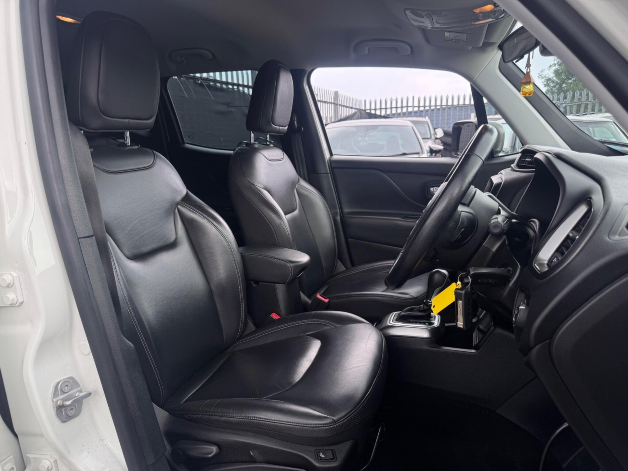 2019 Jeep Renegade image 24