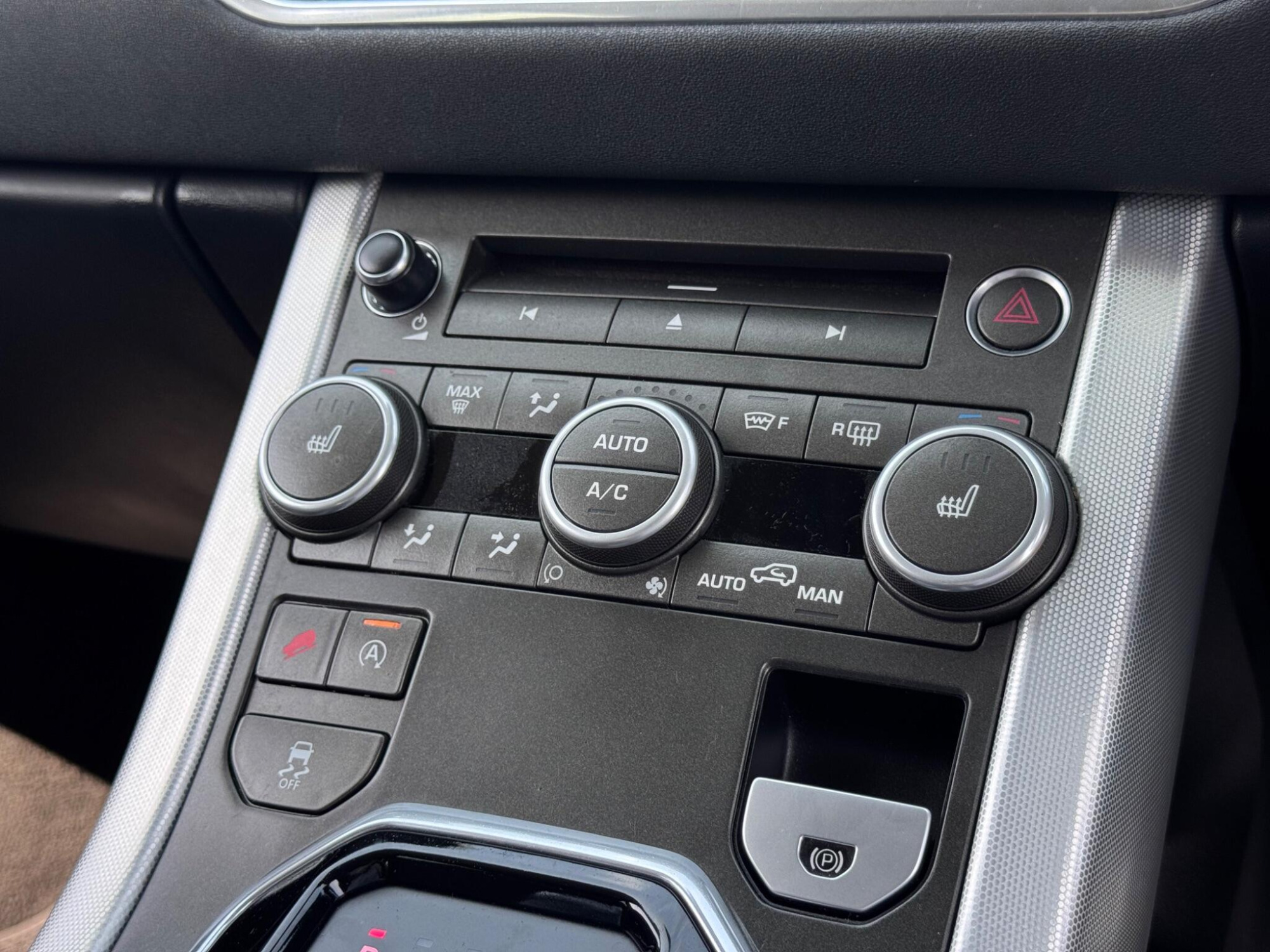 2016 Land Rover Range Rover Evoque image 32