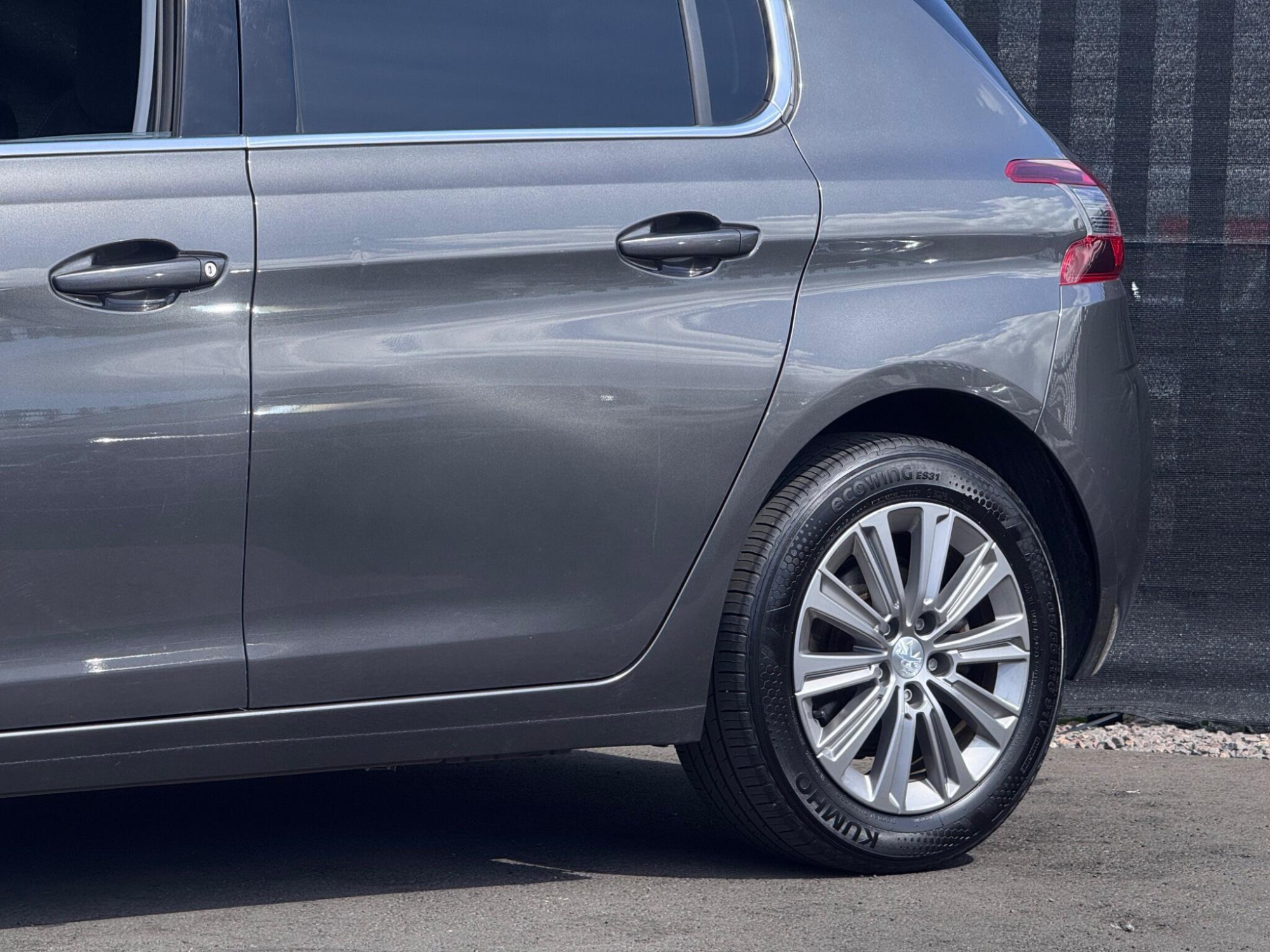 2021 Peugeot 308 image 11