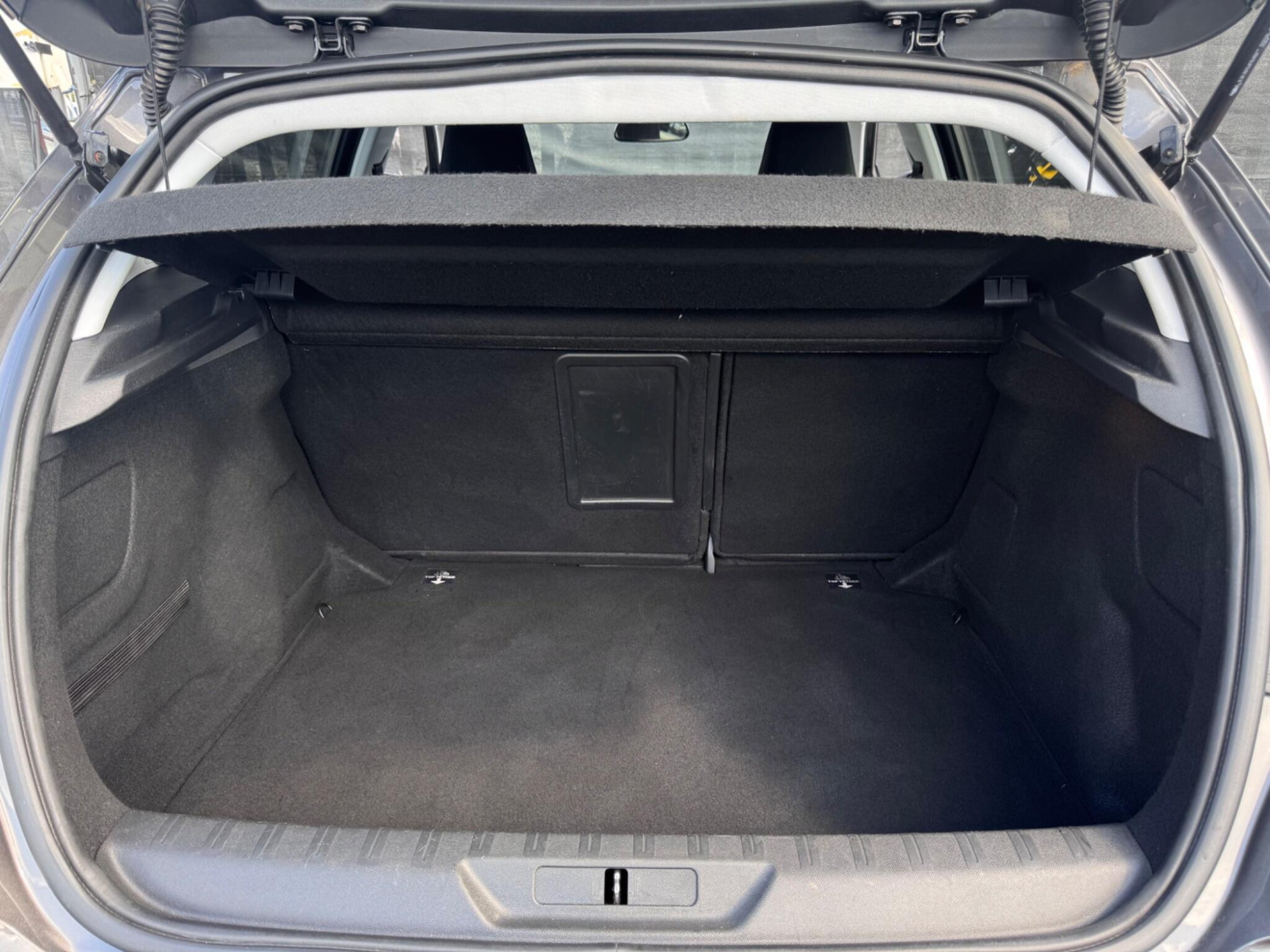 2021 Peugeot 308 image 14