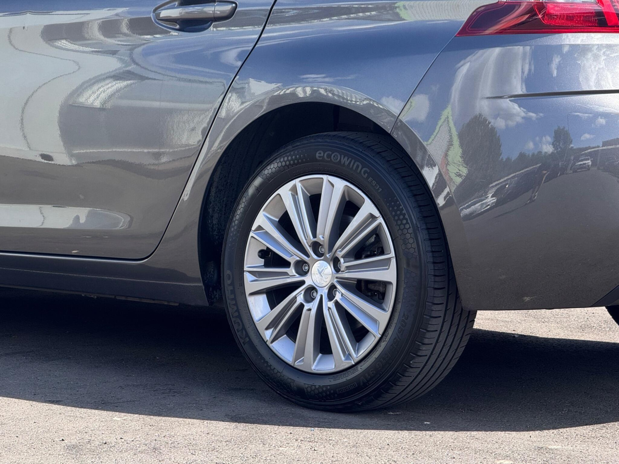 2021 Peugeot 308 image 19