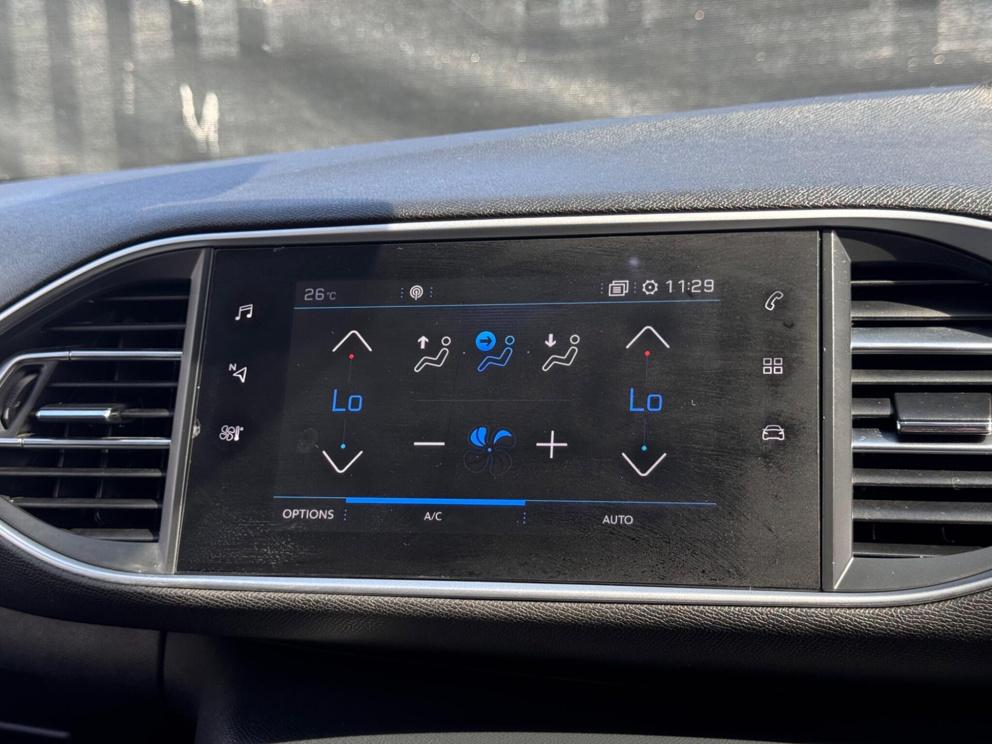 2021 Peugeot 308 image 31