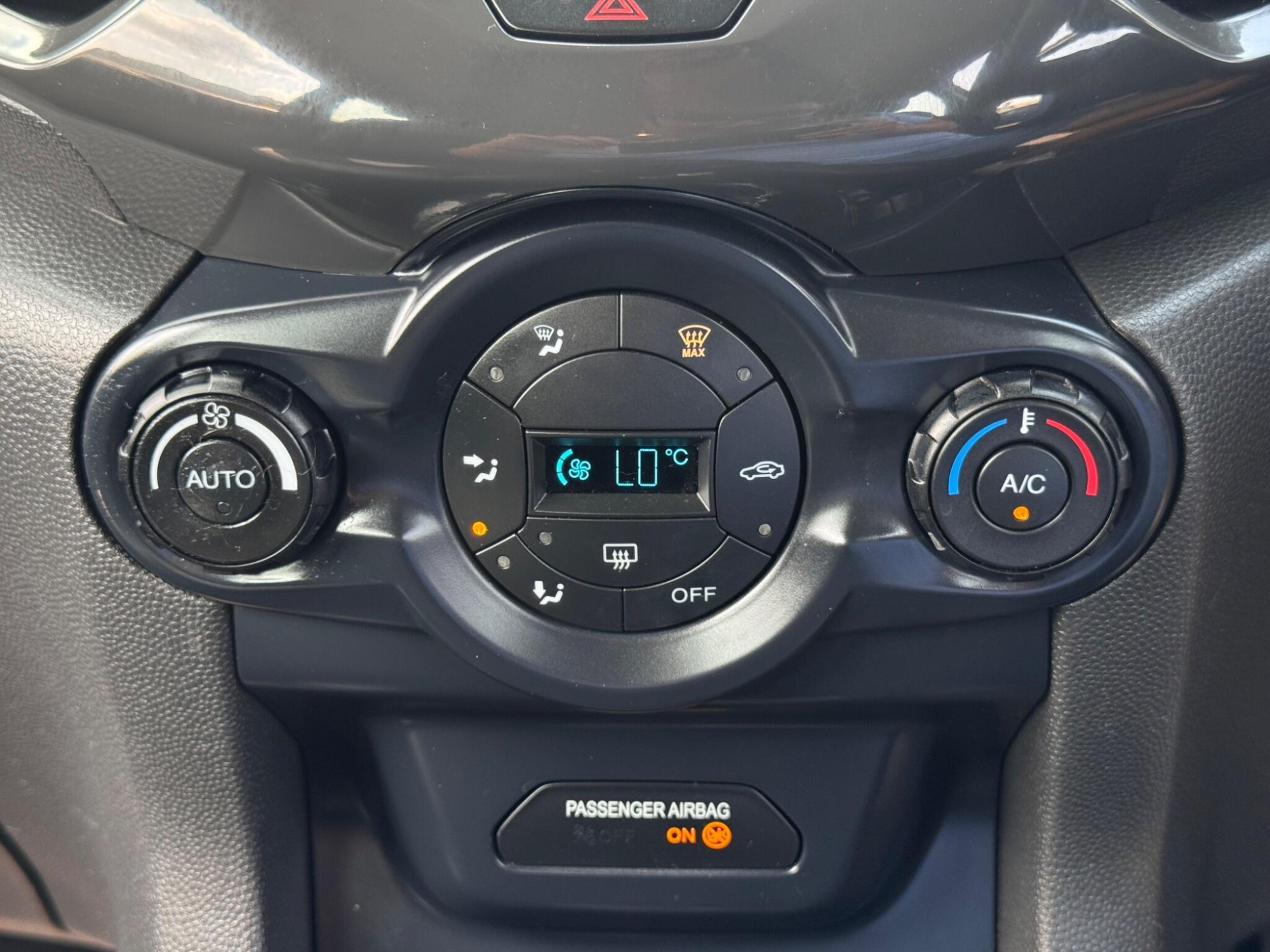 2017 Ford EcoSport image 25