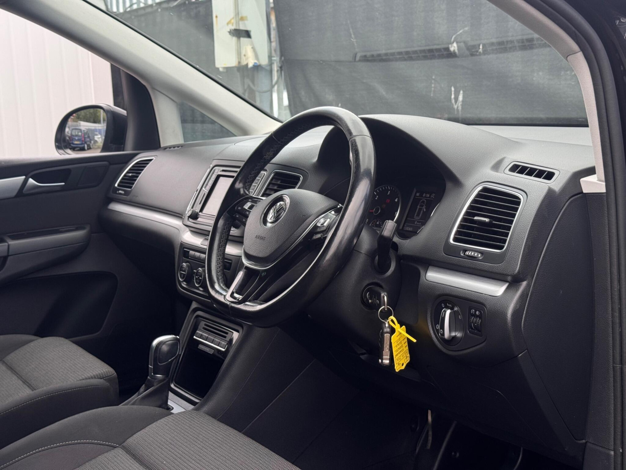2017 Volkswagen Sharan image 3