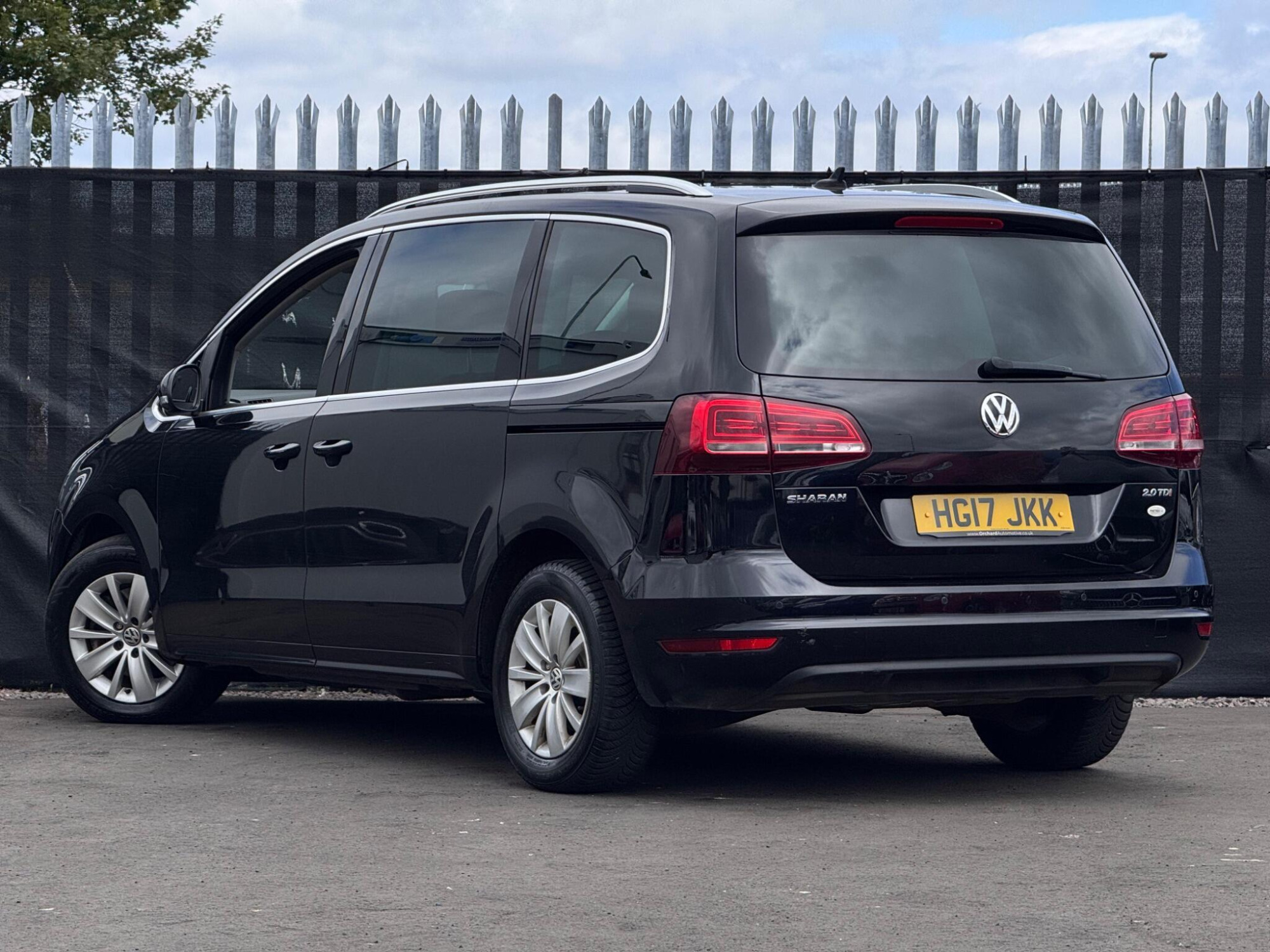 2017 Volkswagen Sharan image 2