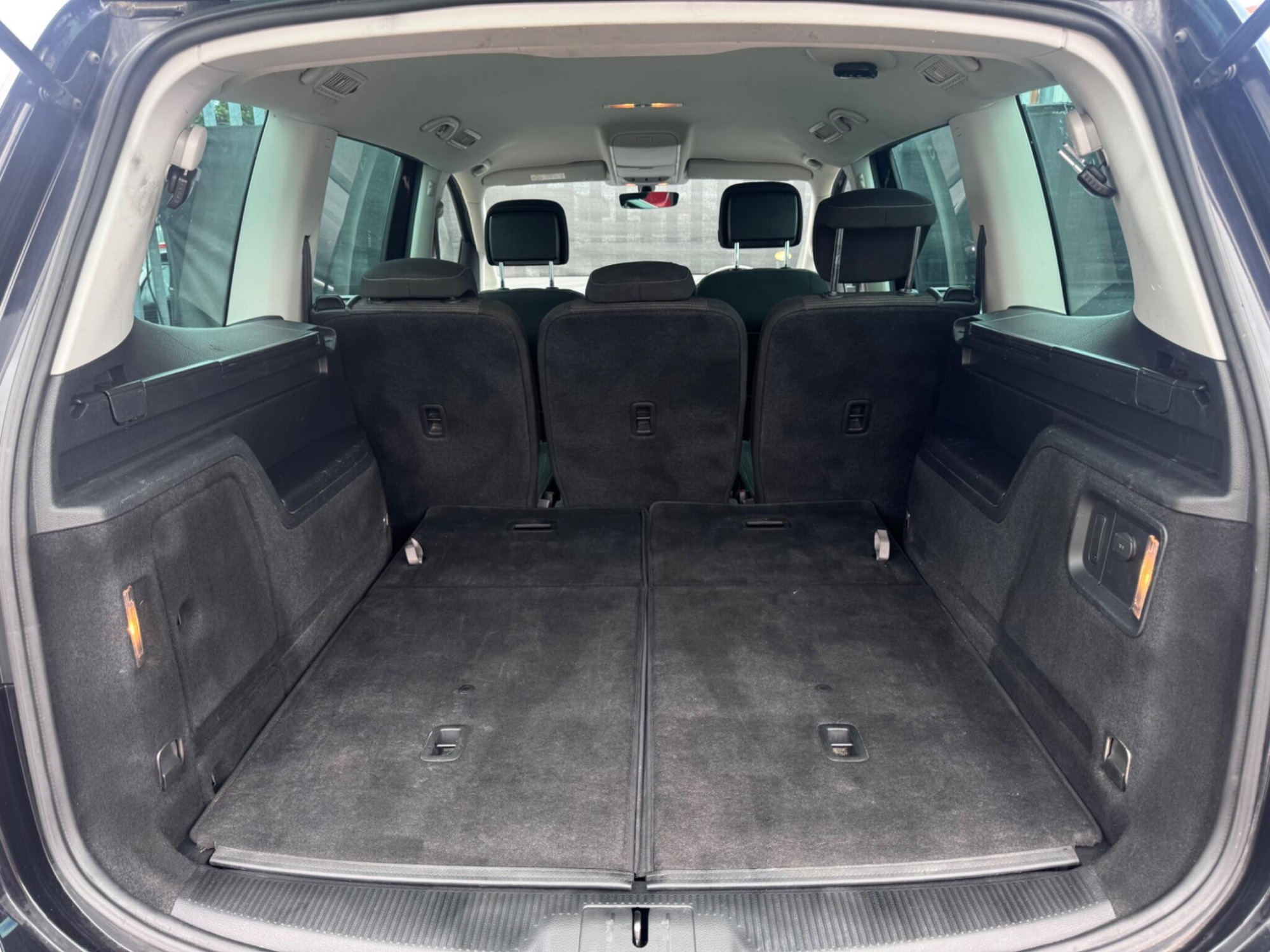 2017 Volkswagen Sharan image 12