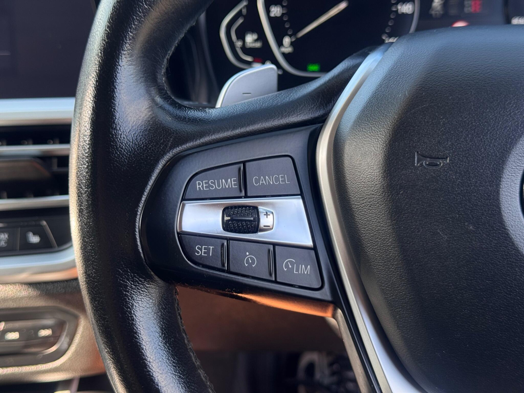 2020 BMW 3 Series image 21